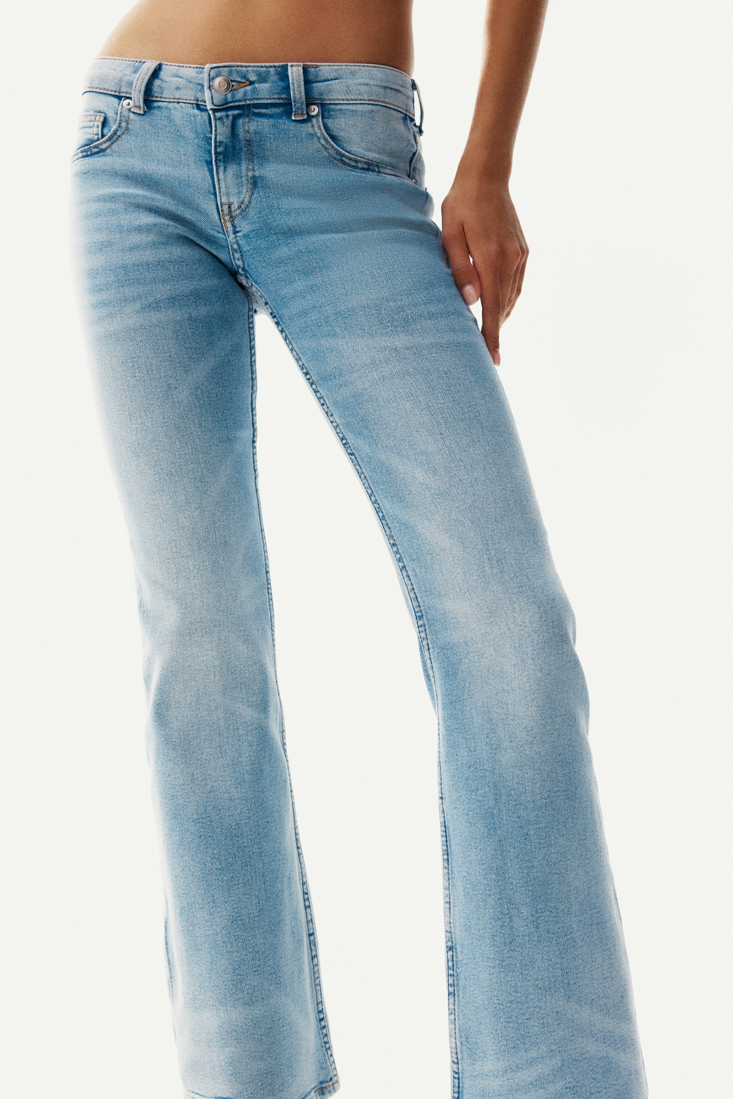 Flared Low Jeans