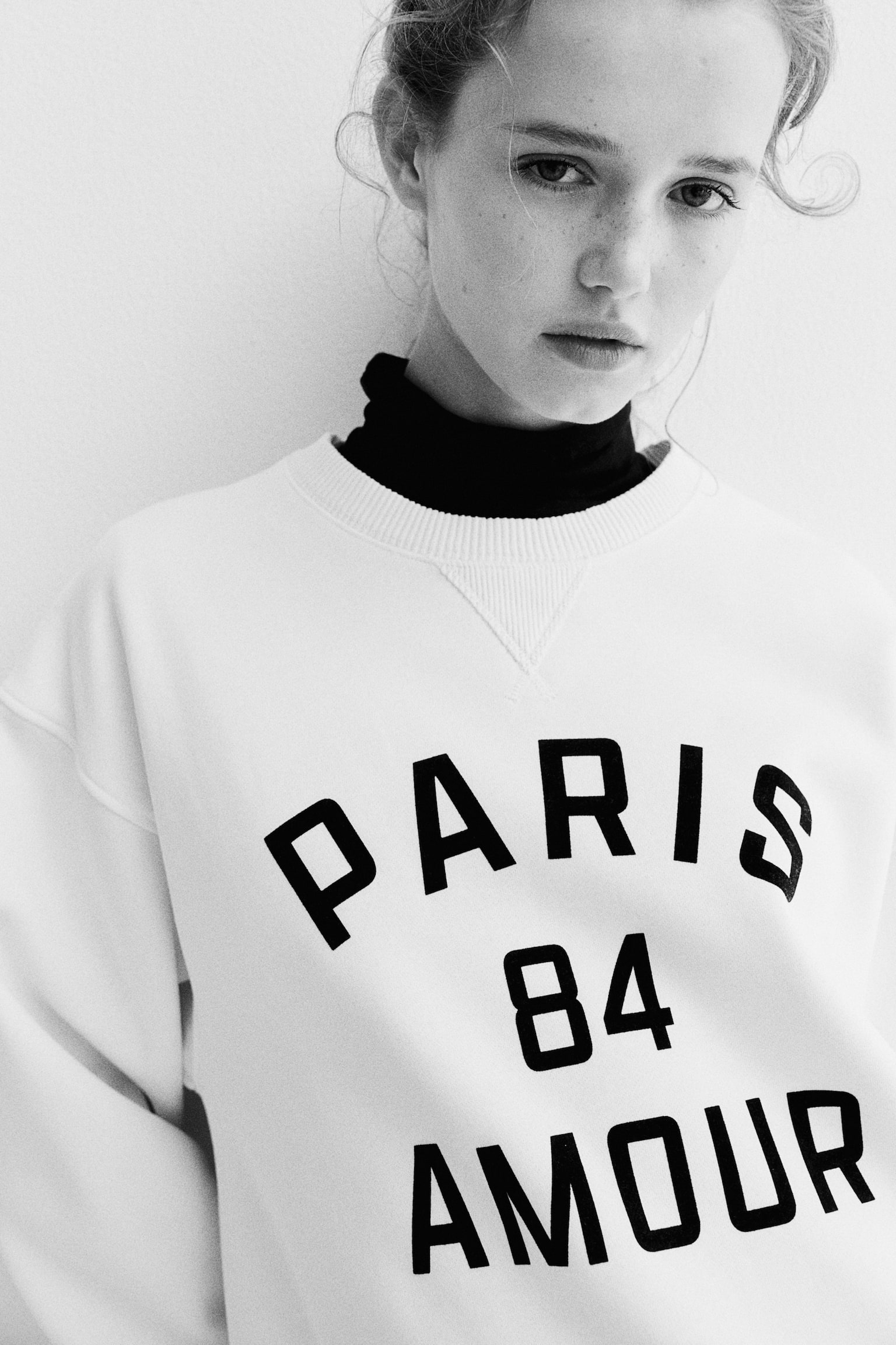 Motif-detail sweatshirt - Cream/Paris/Light sage green/Venice/Light beige/Les Nuits/Dark red/Paris/White/The Hamptons - 1