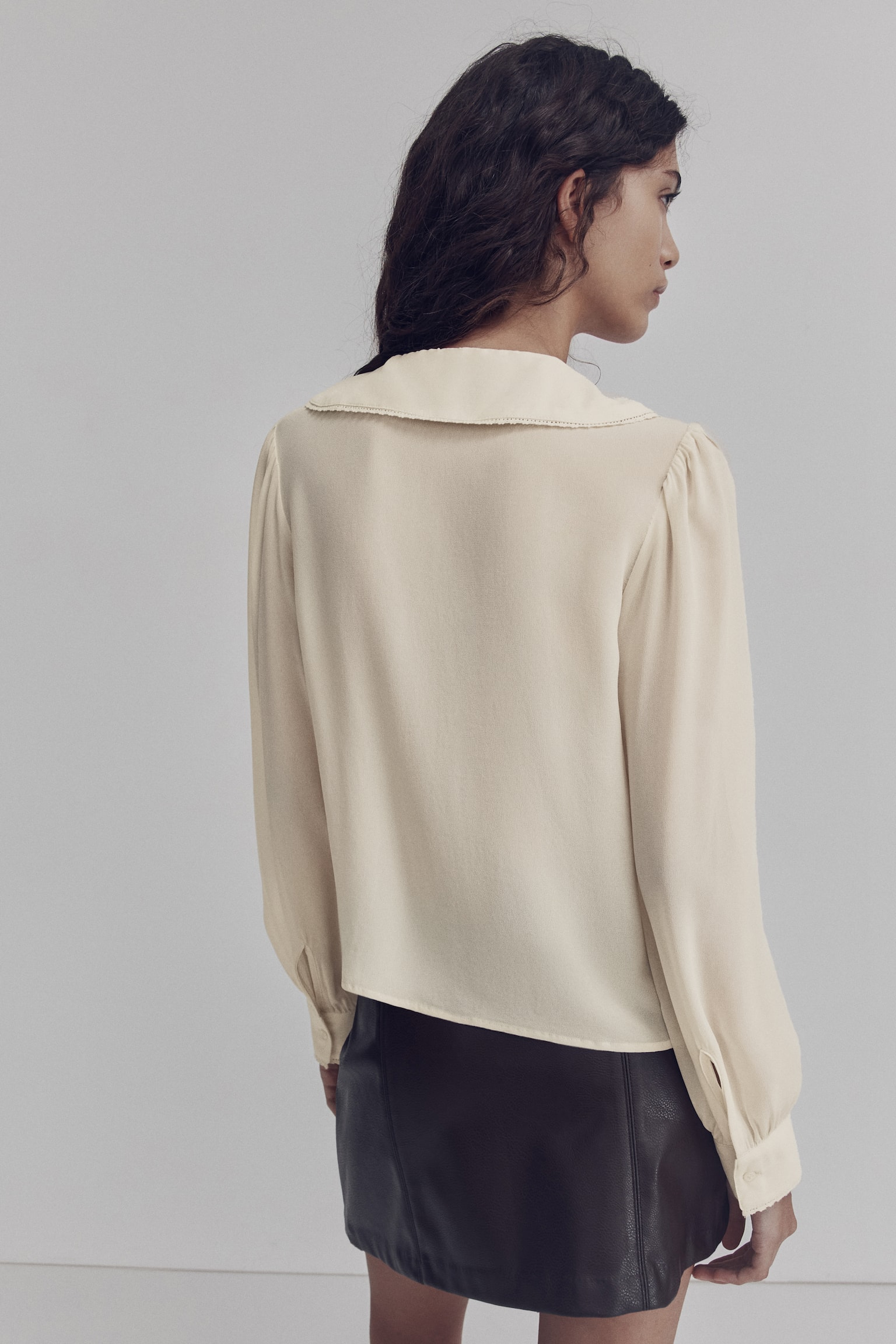 Collared viscose blouse - Cream - 4