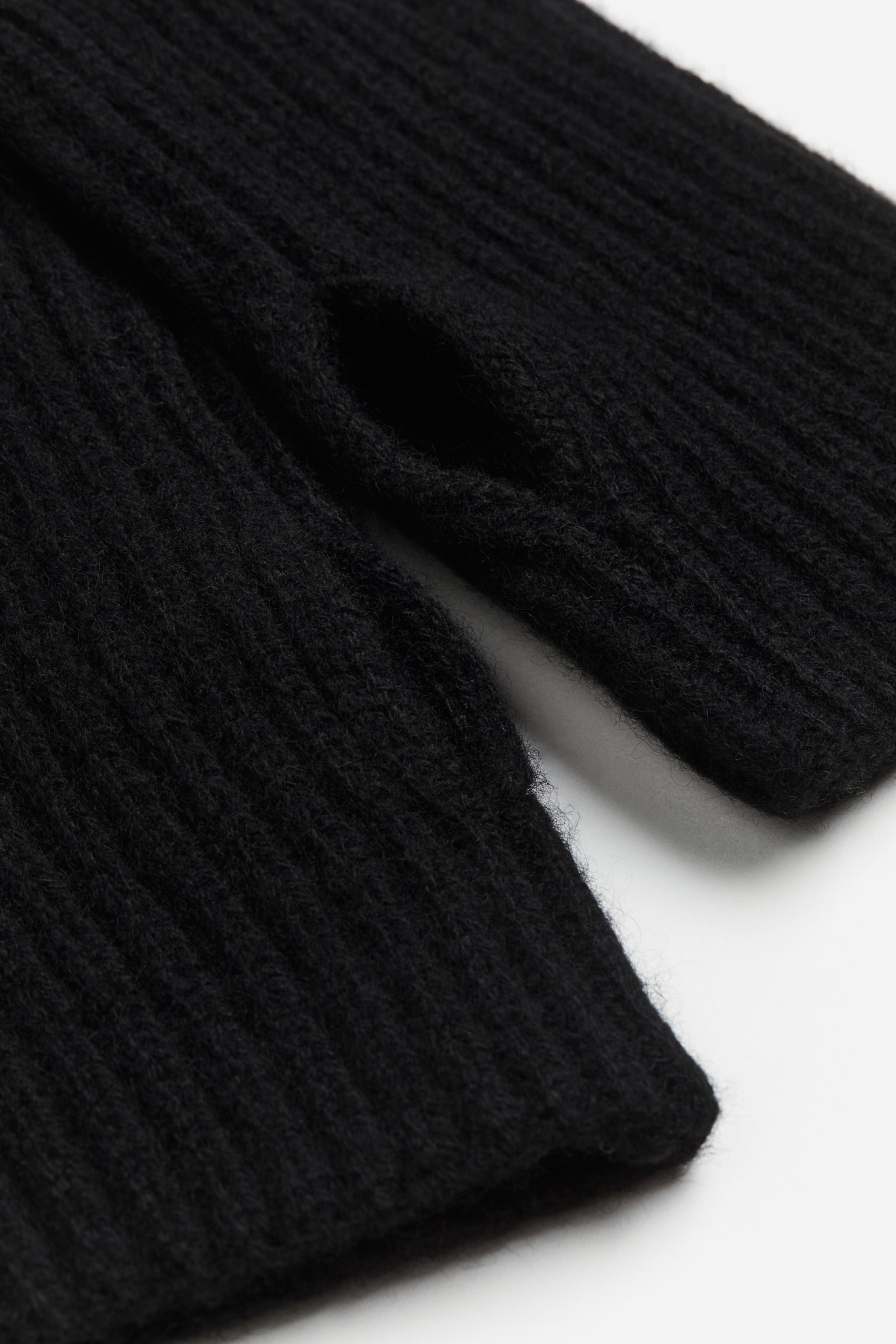 Rib-knit cashmere wrist warmers - Black/White - 2