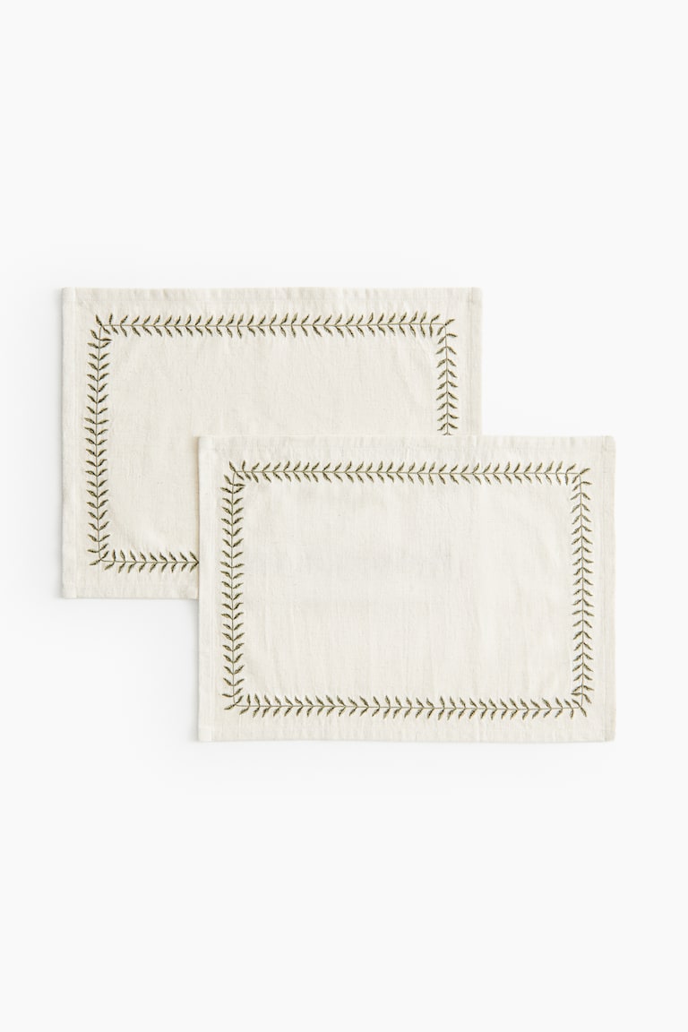 2-pack embroidered linen-blend placemats