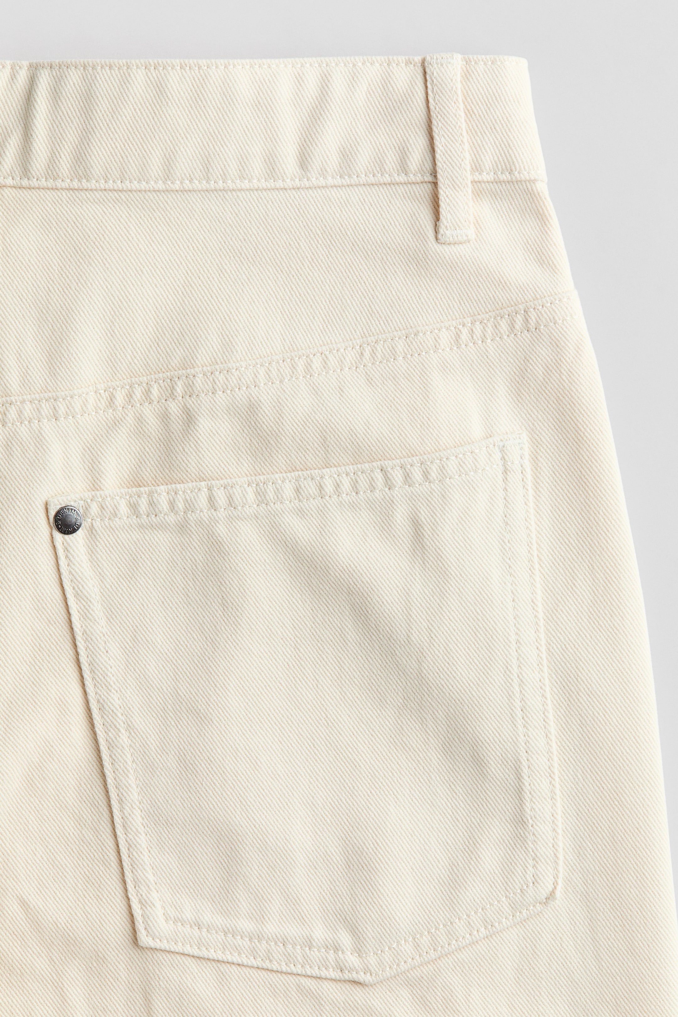 Short ample en sergé