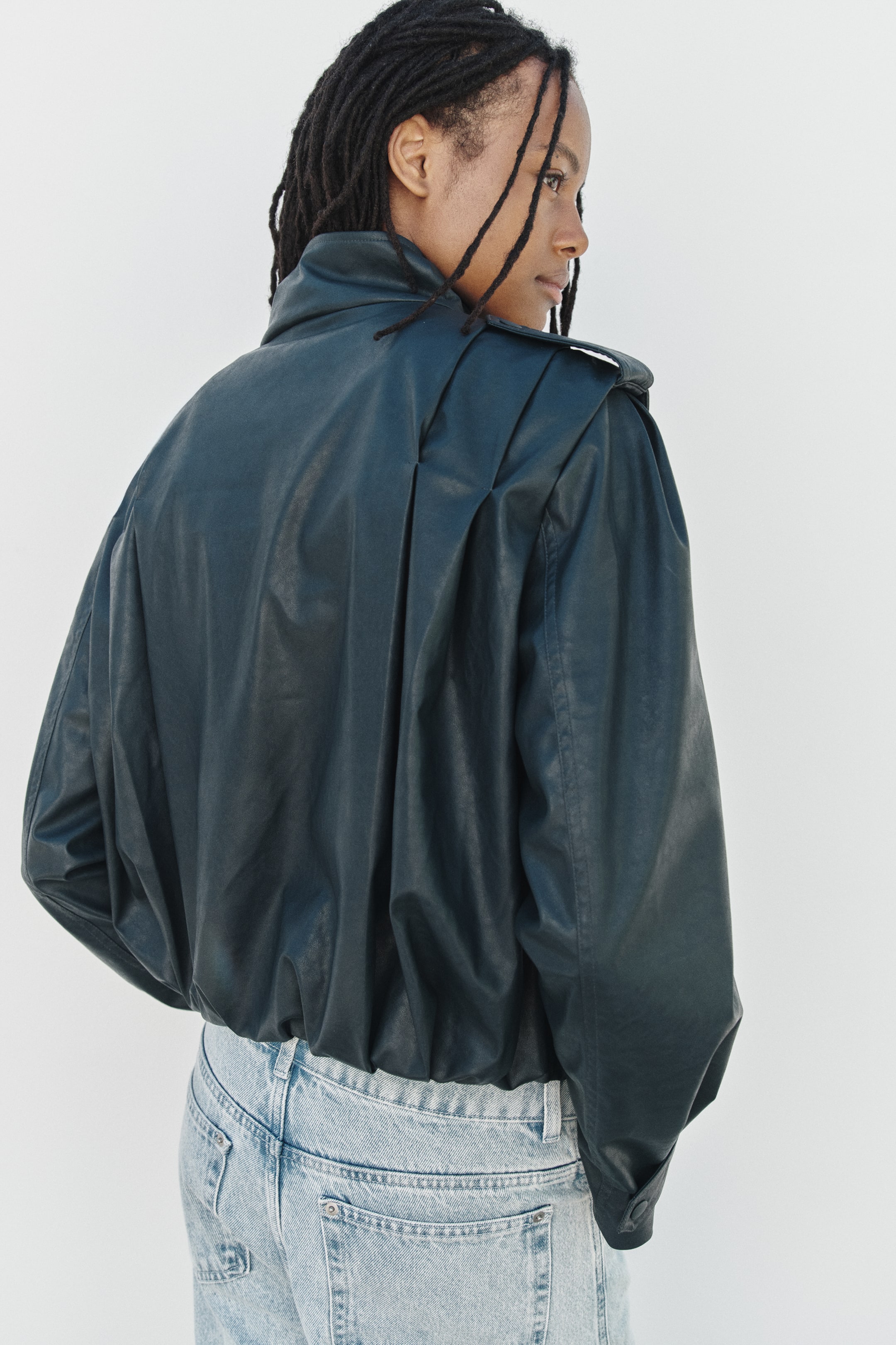 Женские куртки H&M Oversized Funnel-Collar Jacket — фото 7