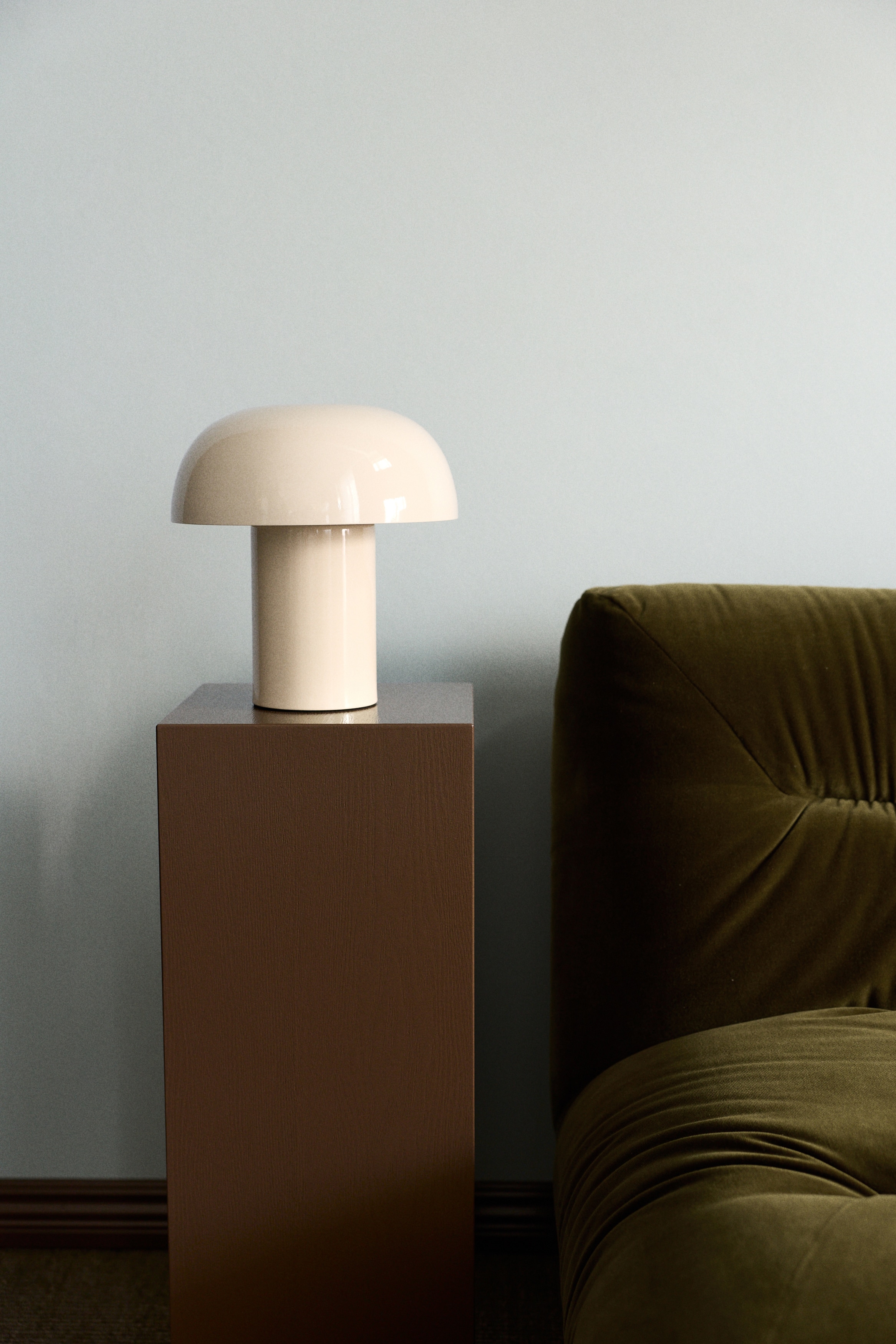 Metalowa lampa stołowa - Jasnobeżowy/Srebrzysty/Oliwkowozielony/Jasnożółty/Jasnobeżowy