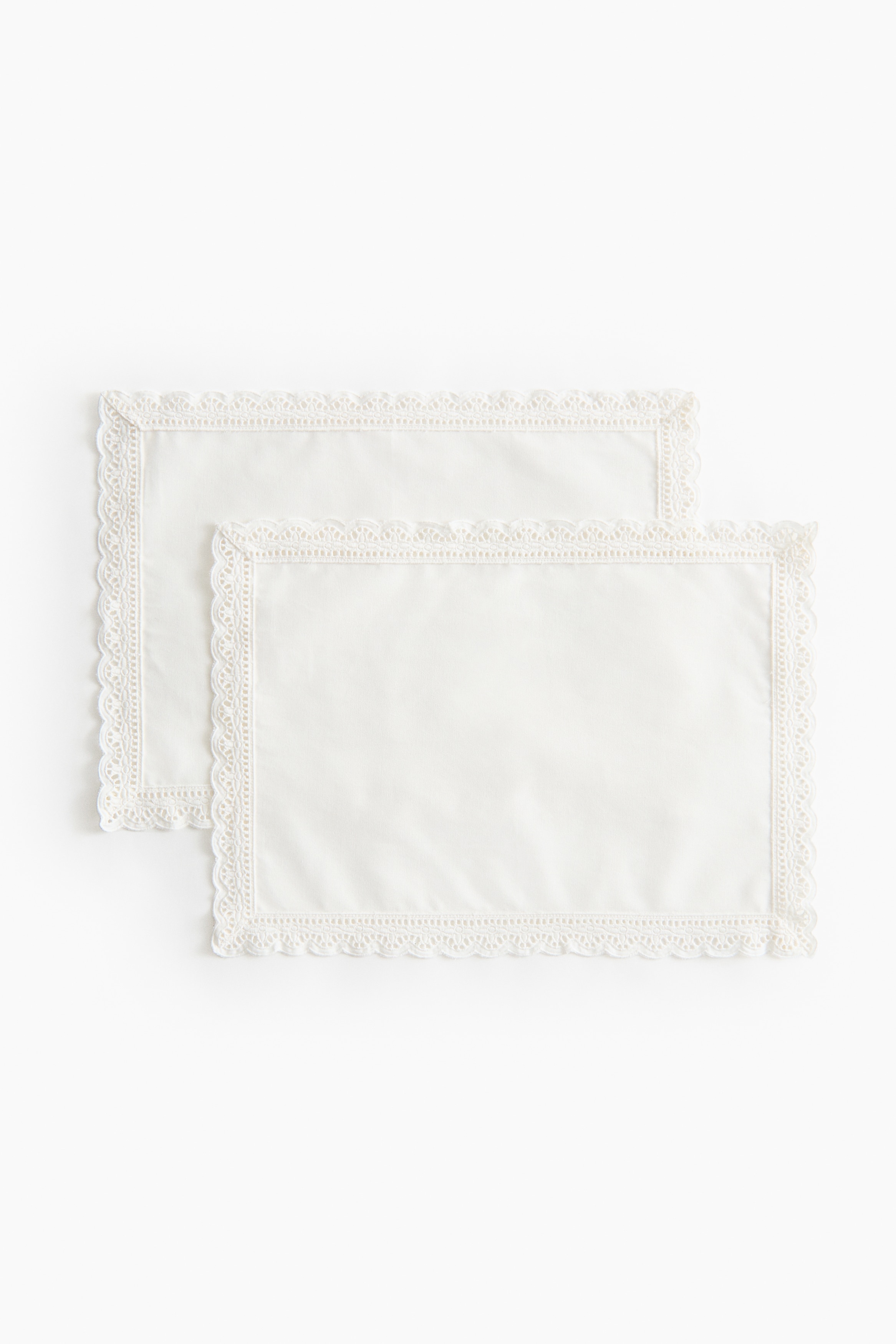 2-pack lace-trimmed place mats - White