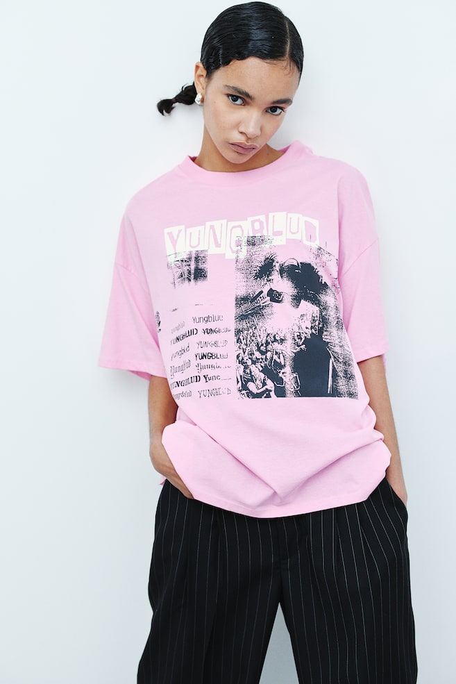 Oversized printed T-shirt - Light pink/Yungblud/Cream/Formula 1/Light grey/Fender/White/Mary J Blige/dc/dc/dc/dc/dc/dc/dc/dc/dc - 6