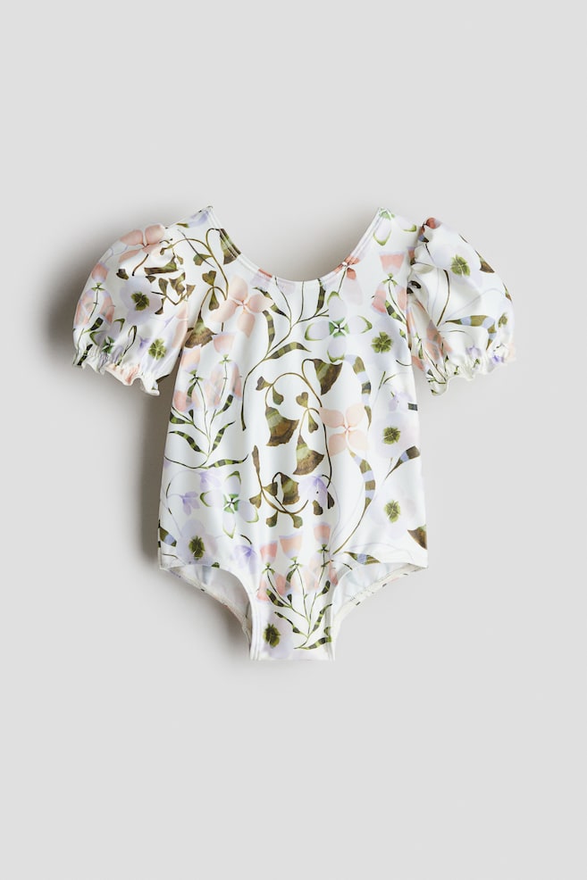 Maillot de bain à motif avec manches bouffantes - Blanc/fleuri - 1