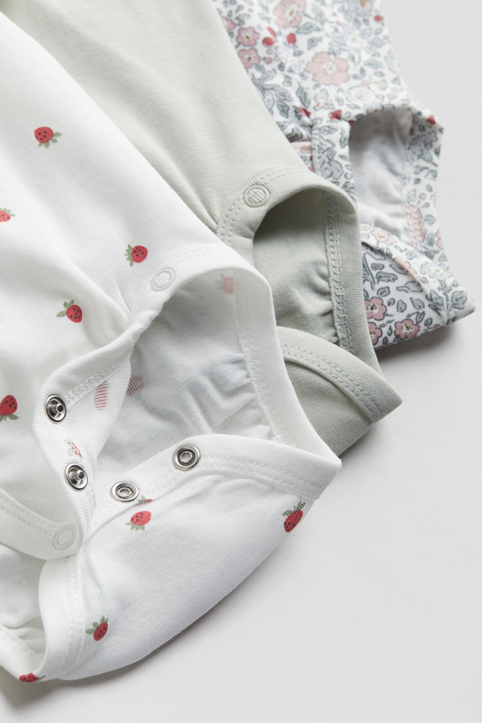 3-pack wrapover bodysuits - White/Strawberries/Dark grey/Floral/Light beige/Patterned - 3