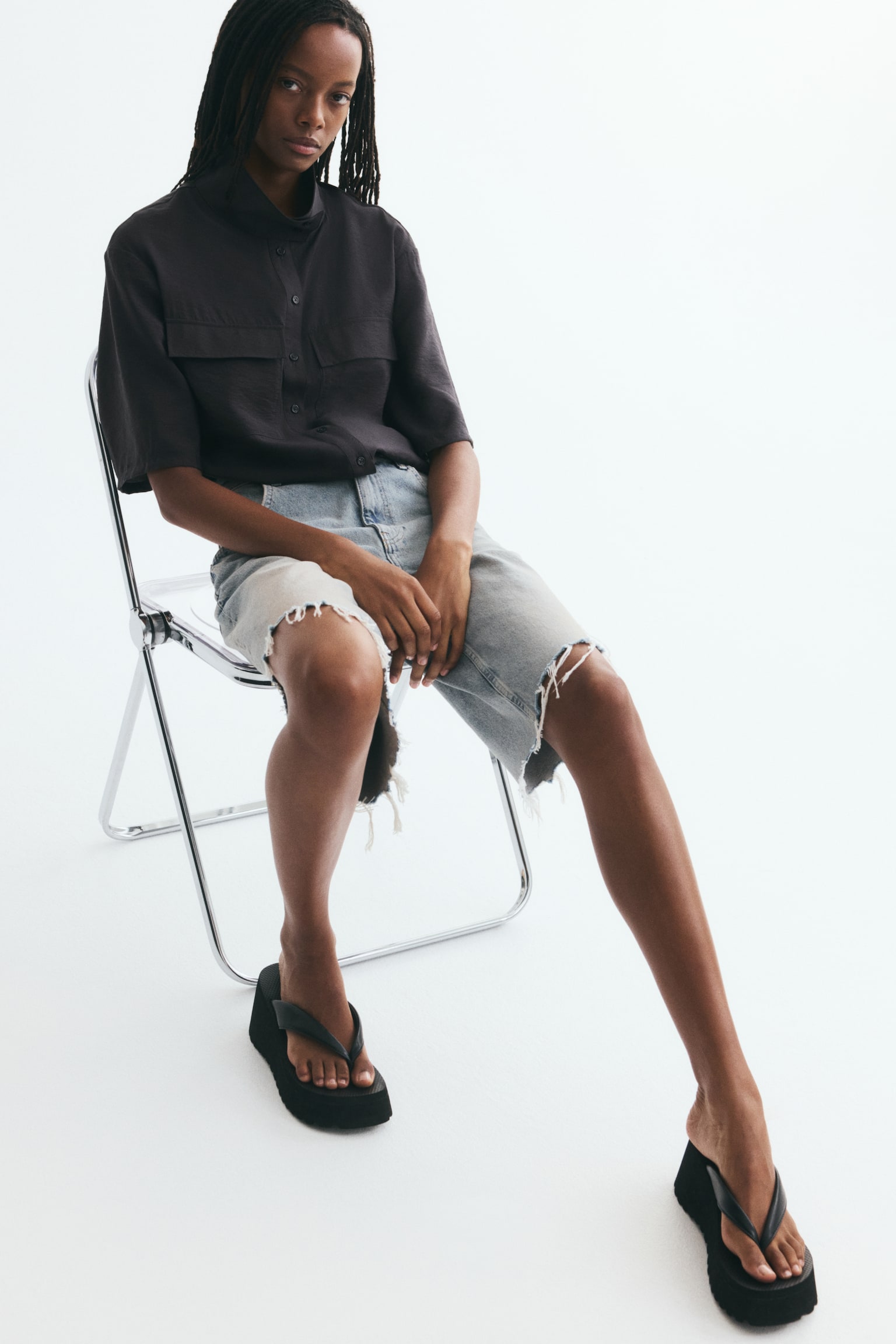 Женская рубашка H&M Stand-Up-Collar Cargo, цвет: Тёмный серый — фото 4