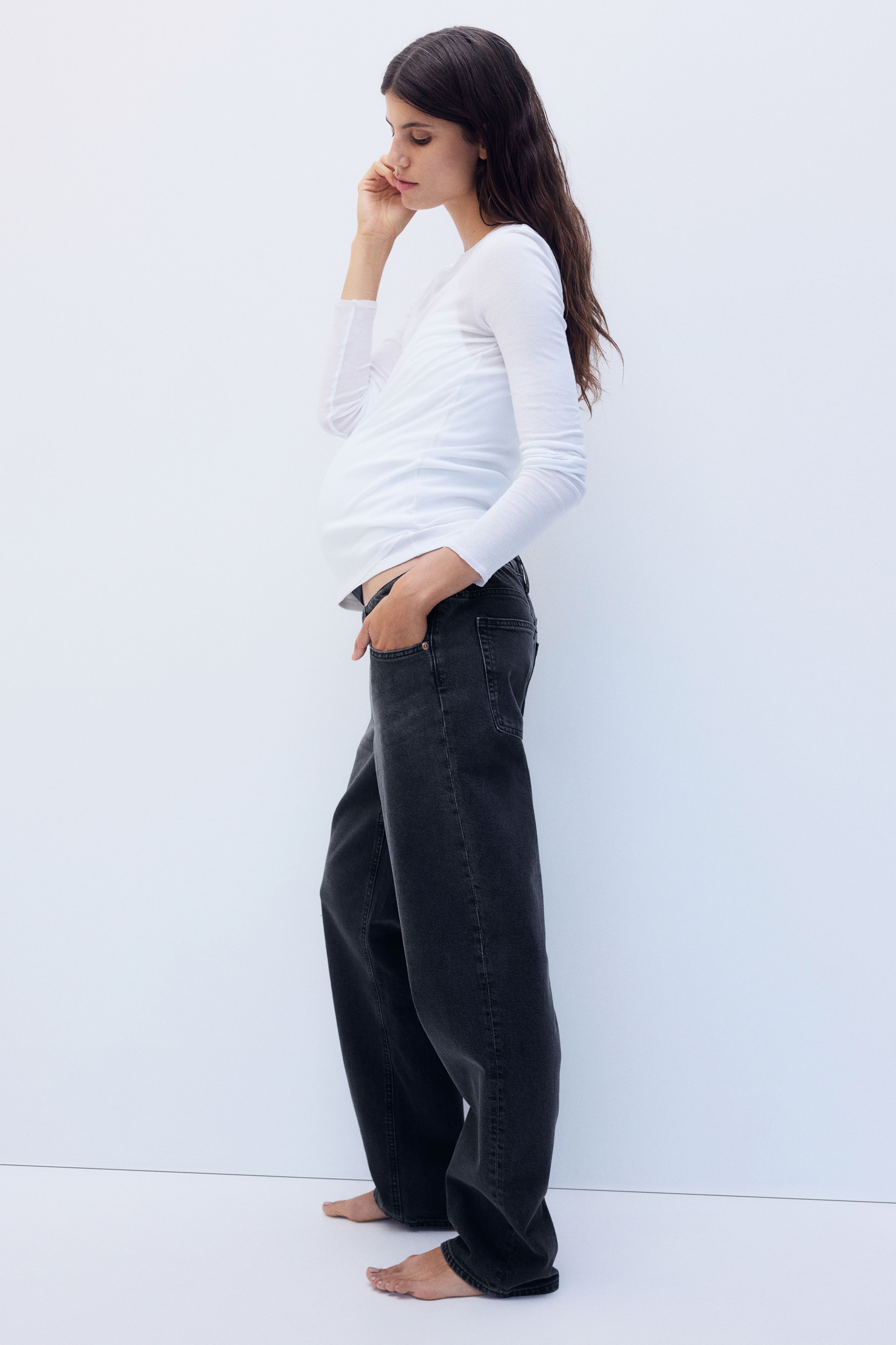 MAMA Straight Low-Waist Jeans