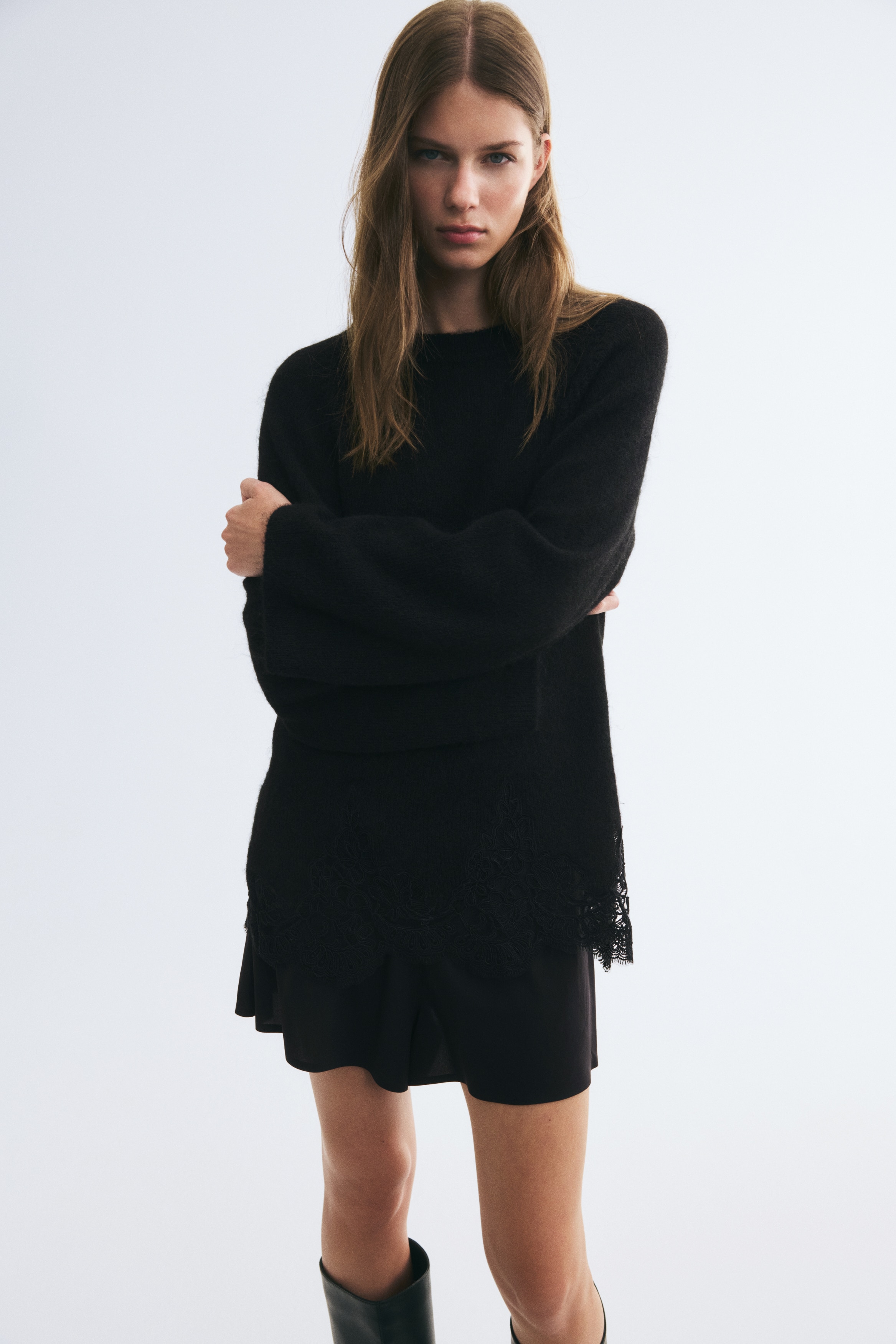 Pullover con bordo in pizzo - Nero/Crema