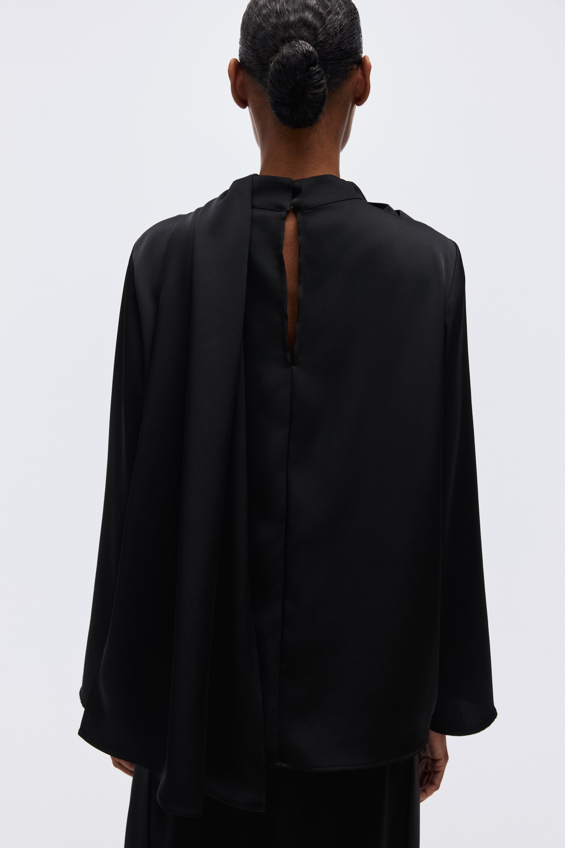 Blouse en satin avec châle