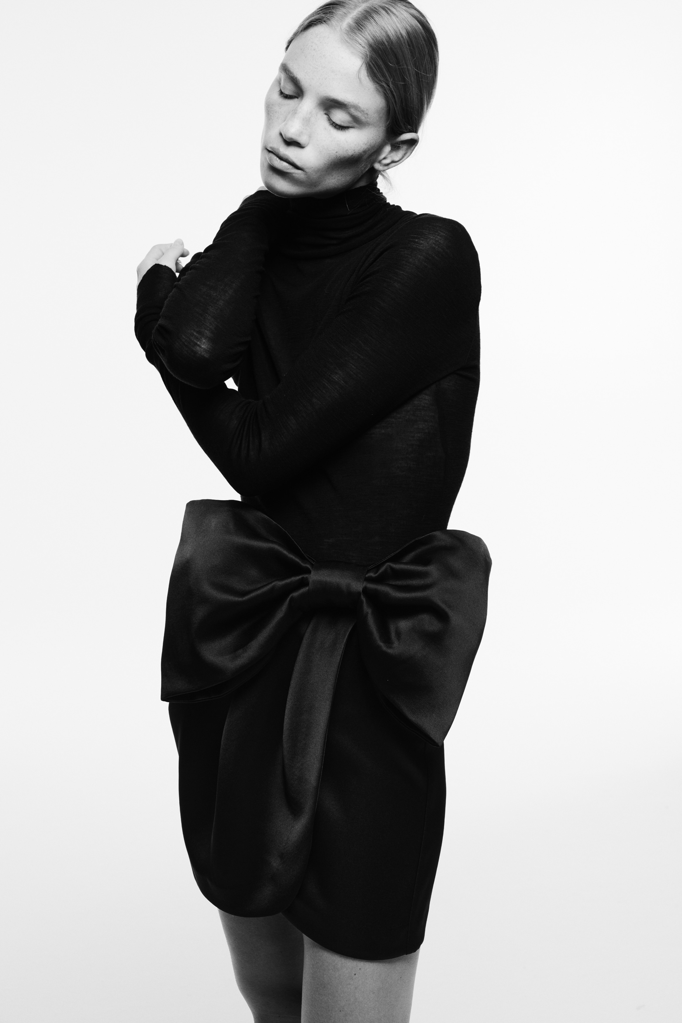 Bow-detail satin skirt