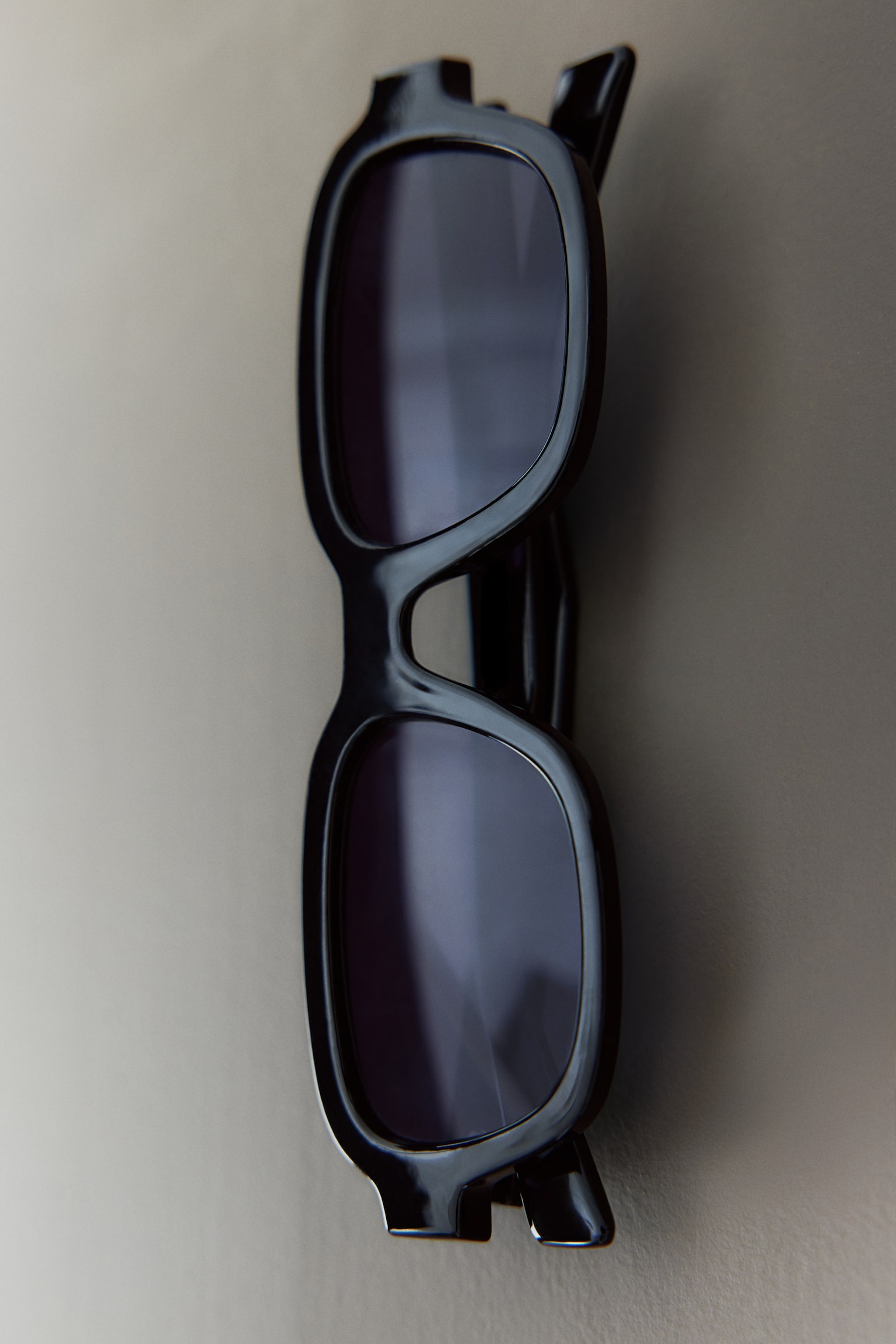 Oval sunglasses - Black - 1