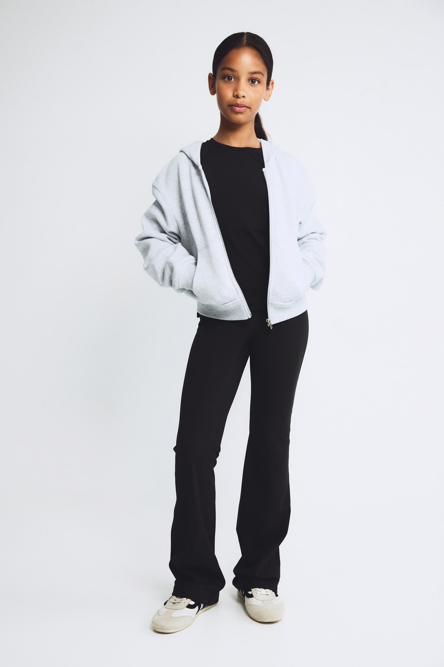 Детские леггинсы H&M Move Warm Flared Leggings with Fleece SoftMove™, цвет: Чёрный — фото 4