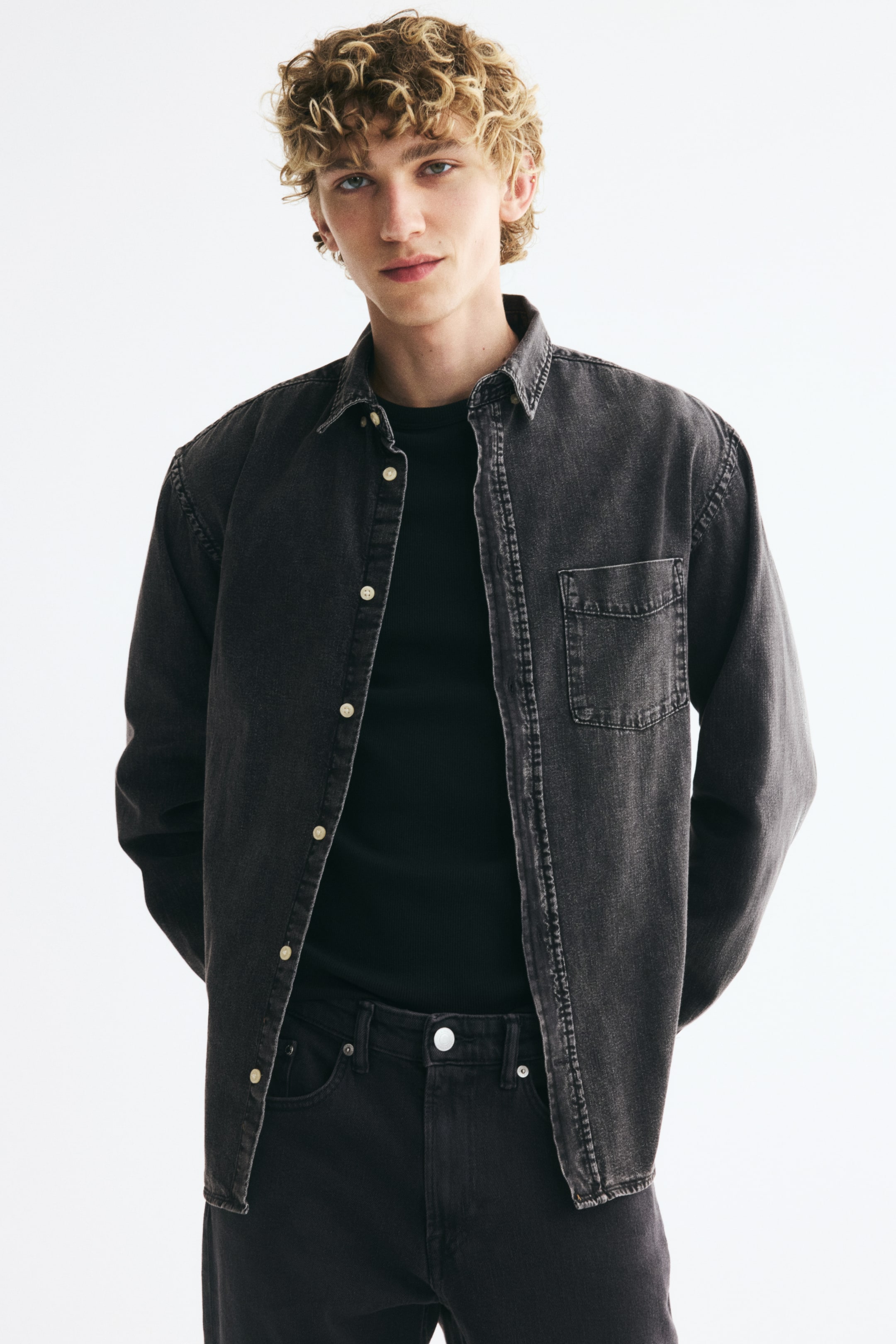View larger image: Regular Fit Denim shirt - Denim black - Men | H&M 1