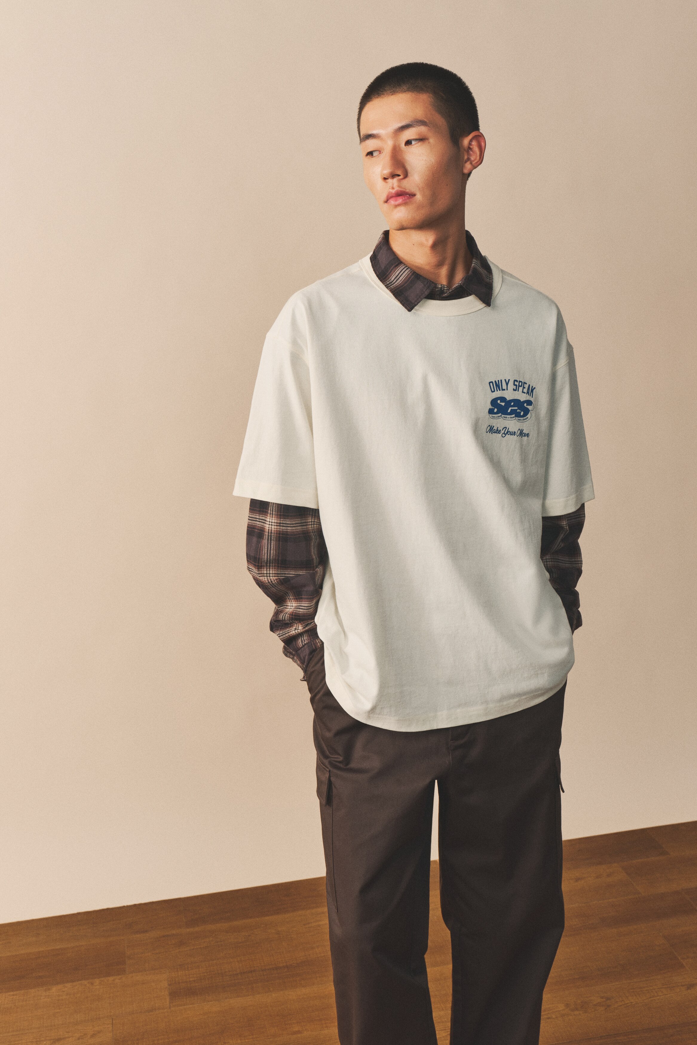 Loose Fit T-shirt - White/Make Your Move/Orange/Make Your Move