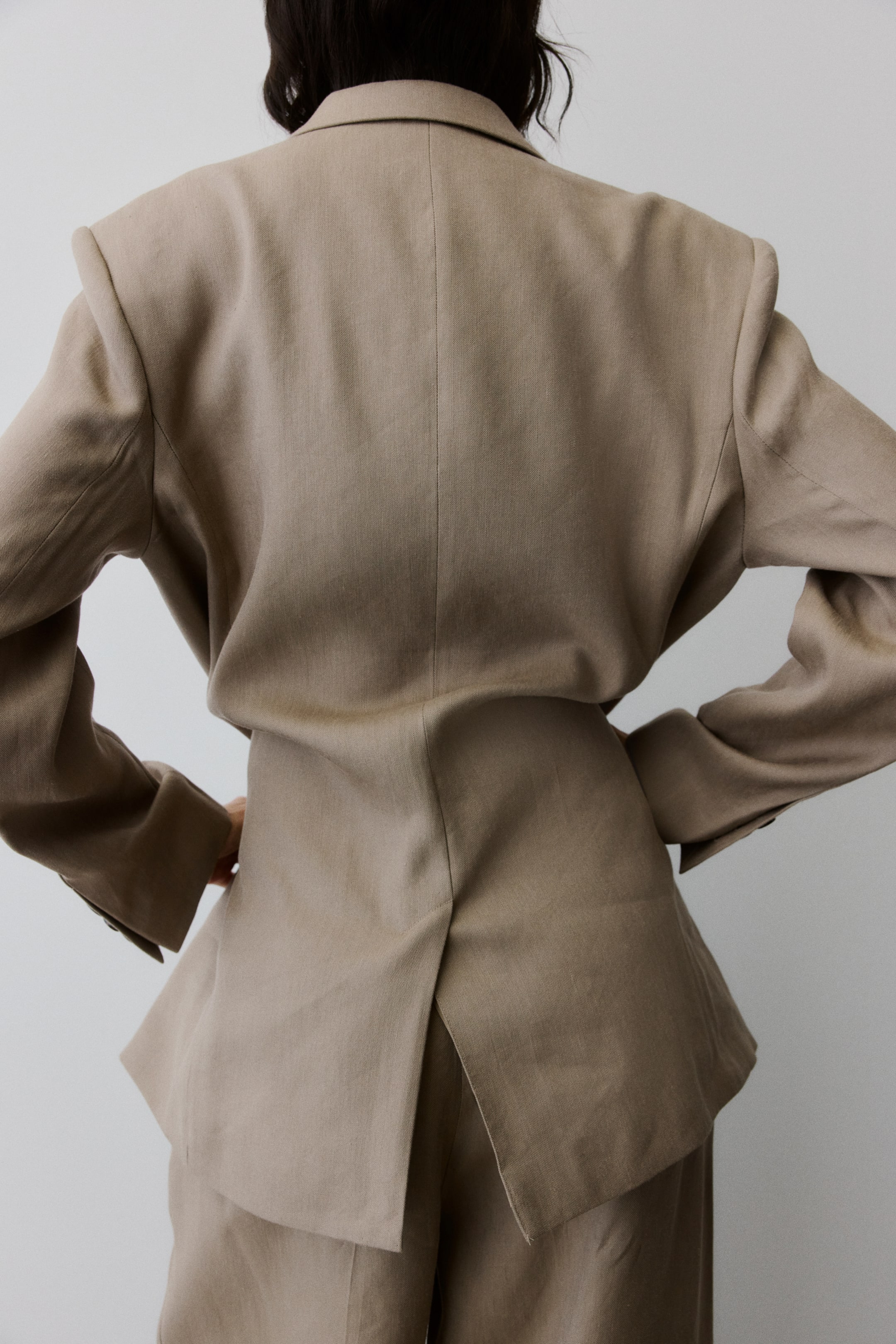 View larger image: Oversized linen-blend blazer - Beige - Ladies | H&M 1