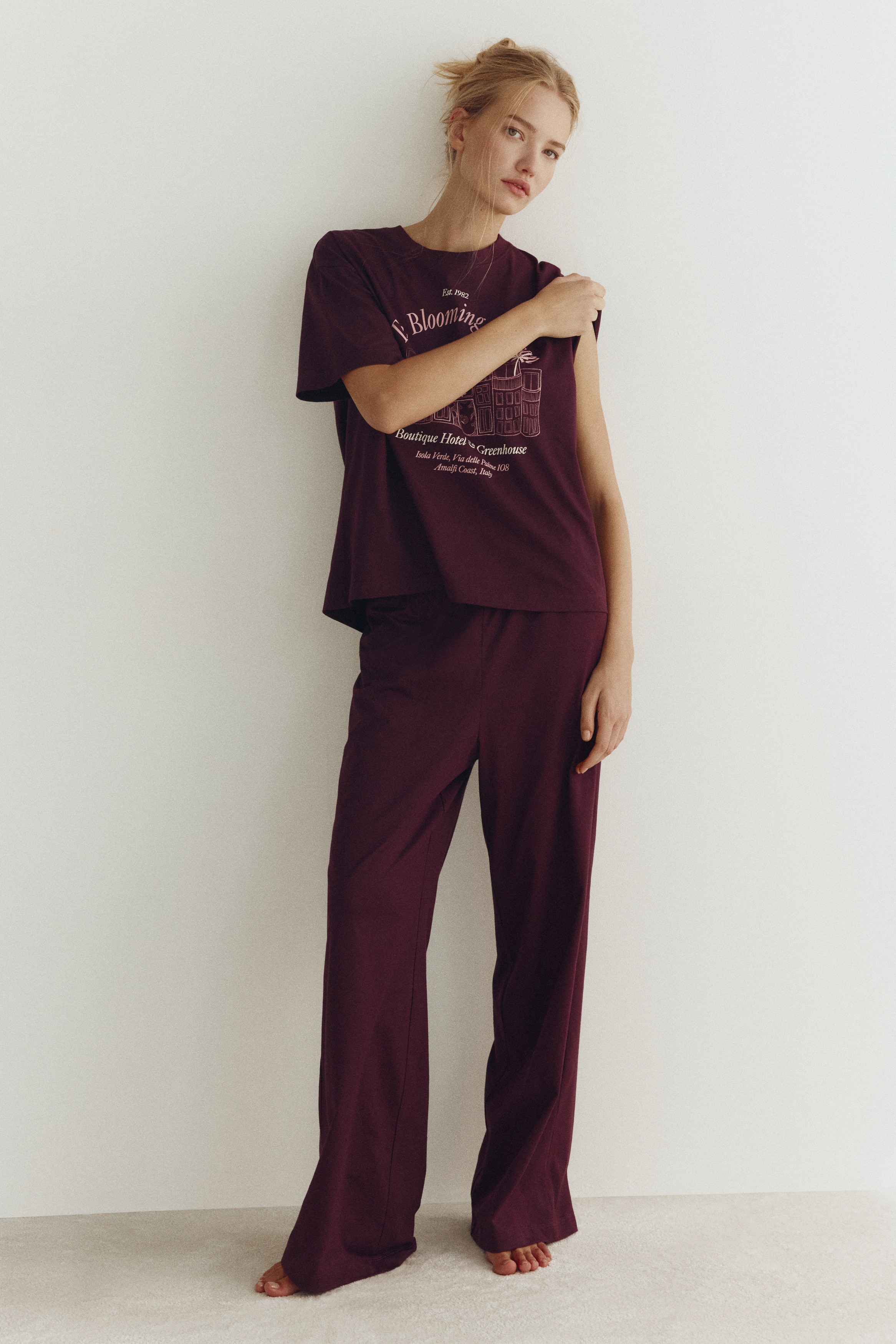 Pamuklu ve Baskılı Pijama TakımıModel