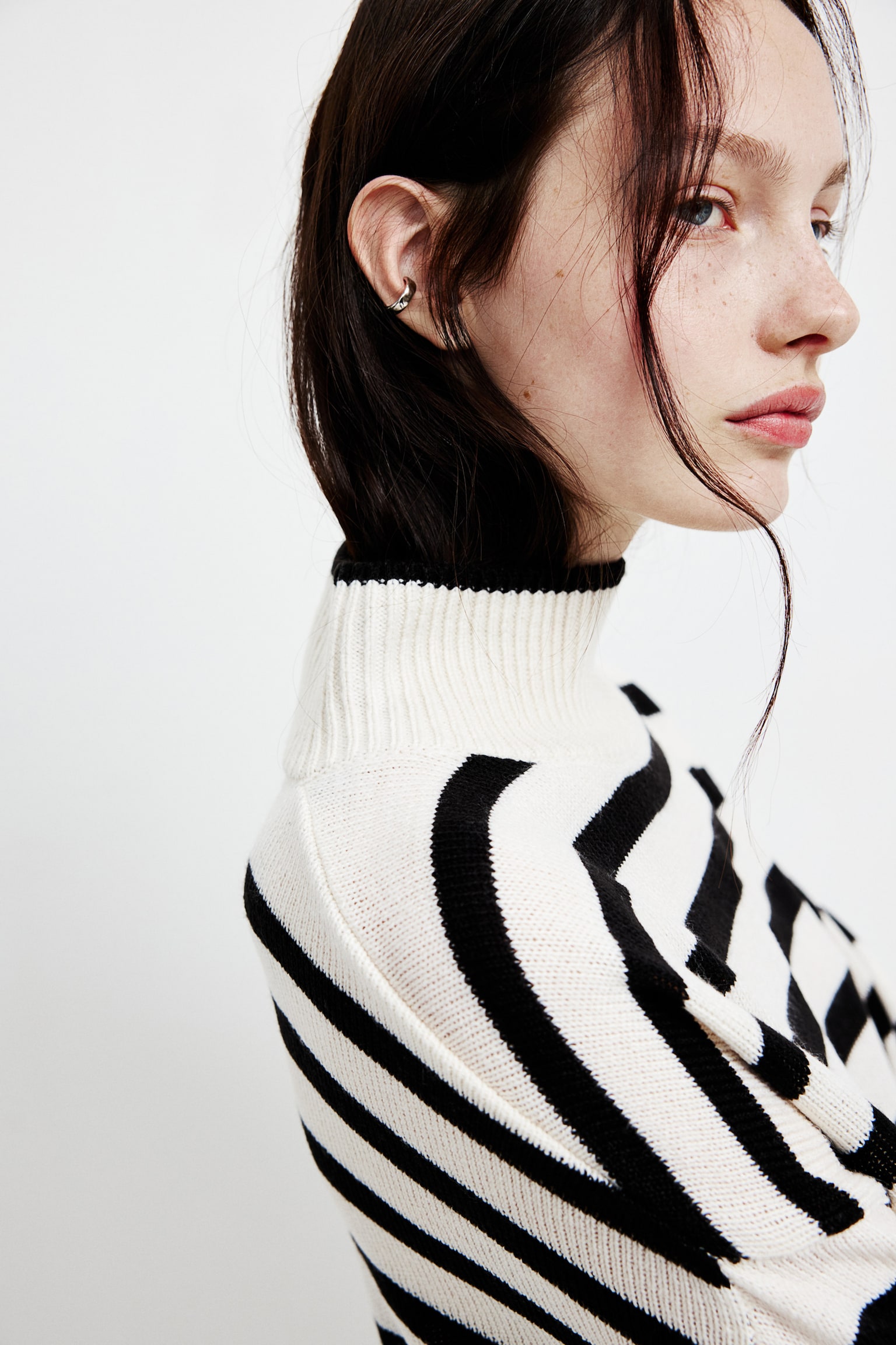 Fine-knit turtleneck jumper - Cream/Striped/Burgundy/Black/Cream - 5