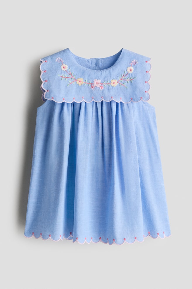 Broderad bomullsklänning - Denimblå/Blommor - 1