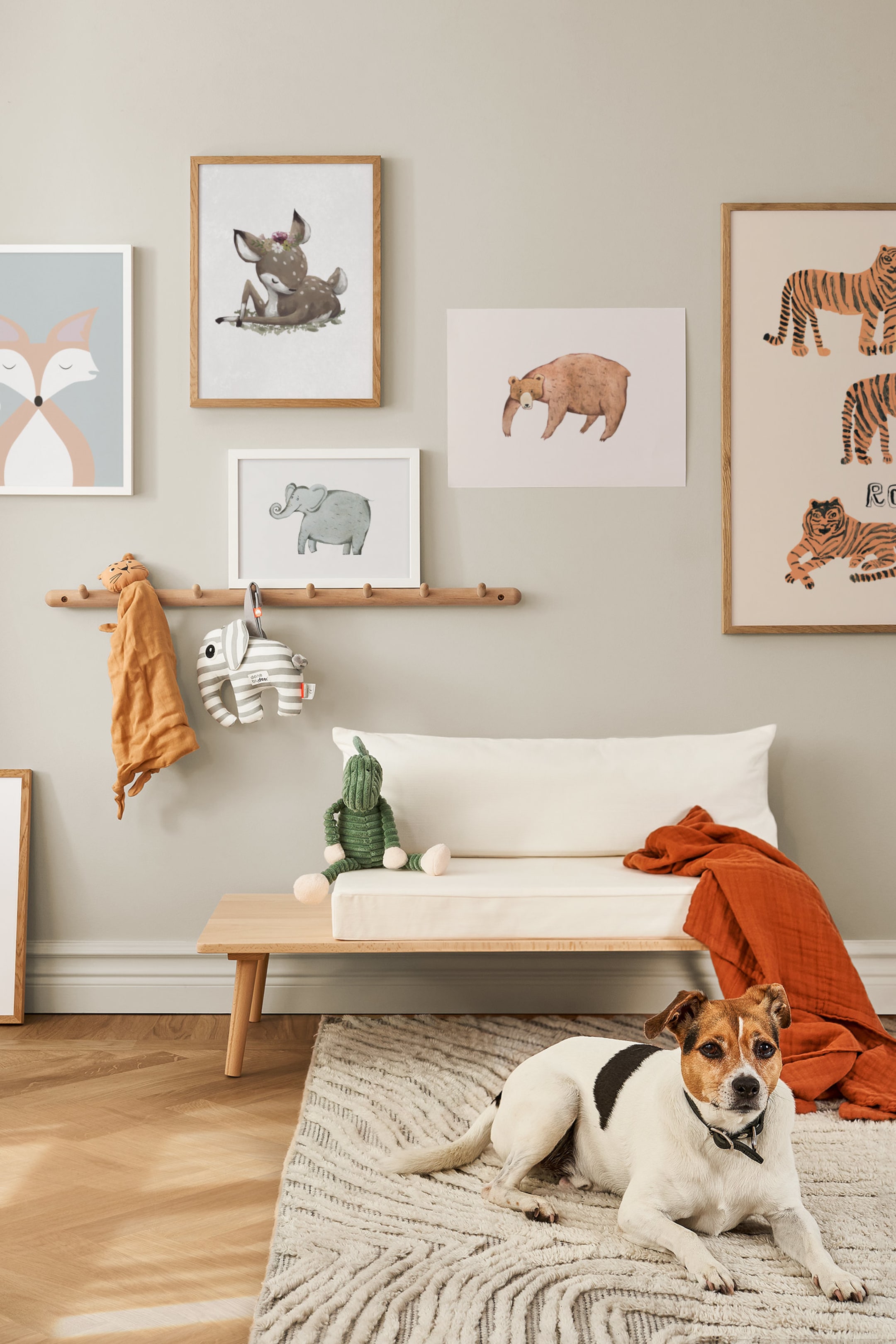 Näytä suurempi kuva: Resting Deer Juliste - Ruskea/valkoinen - Postery - Home All | H&M FI 1