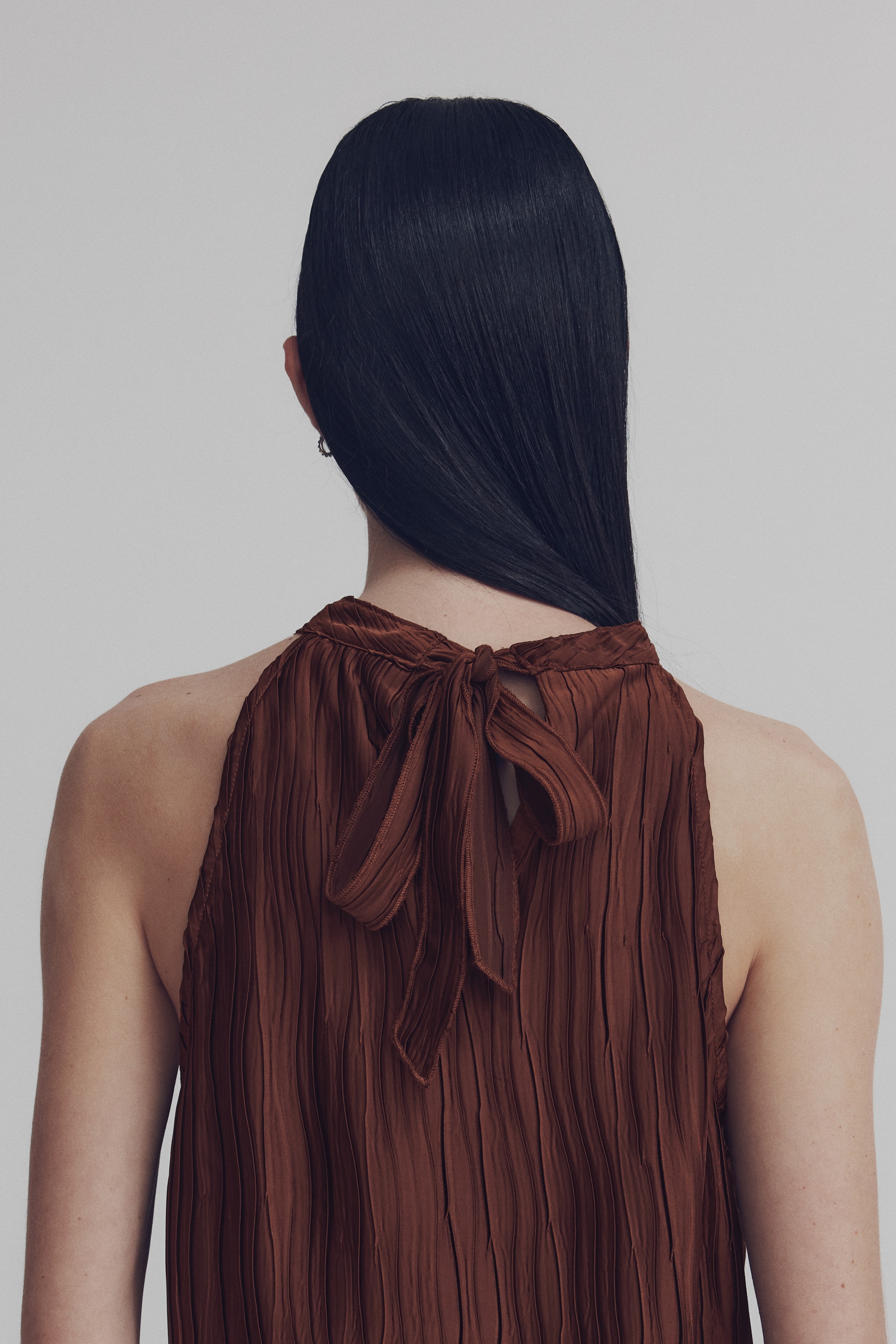 Crinkled sleeveless top