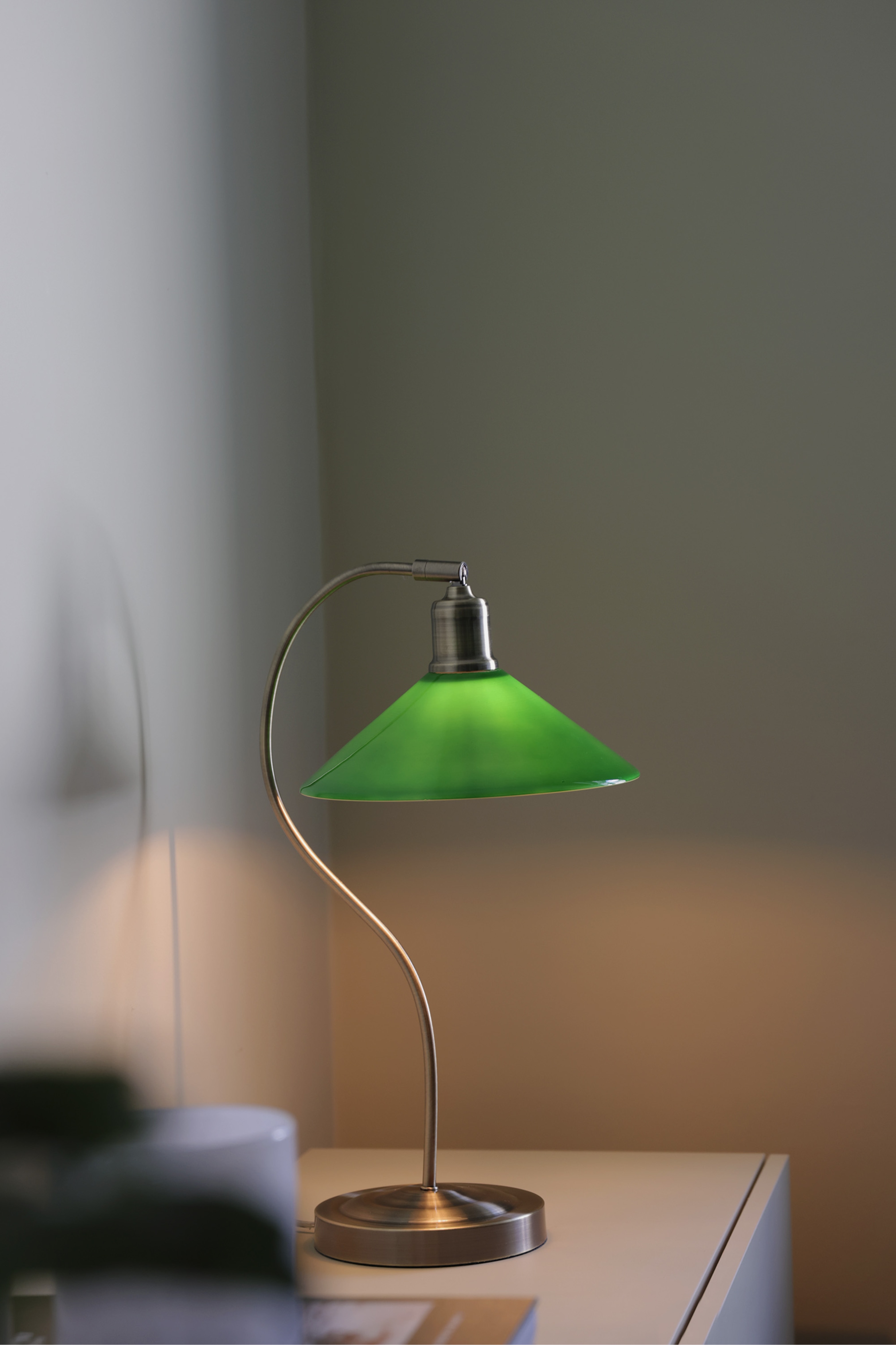 Vela Table Lamp - Grøn/Hvid