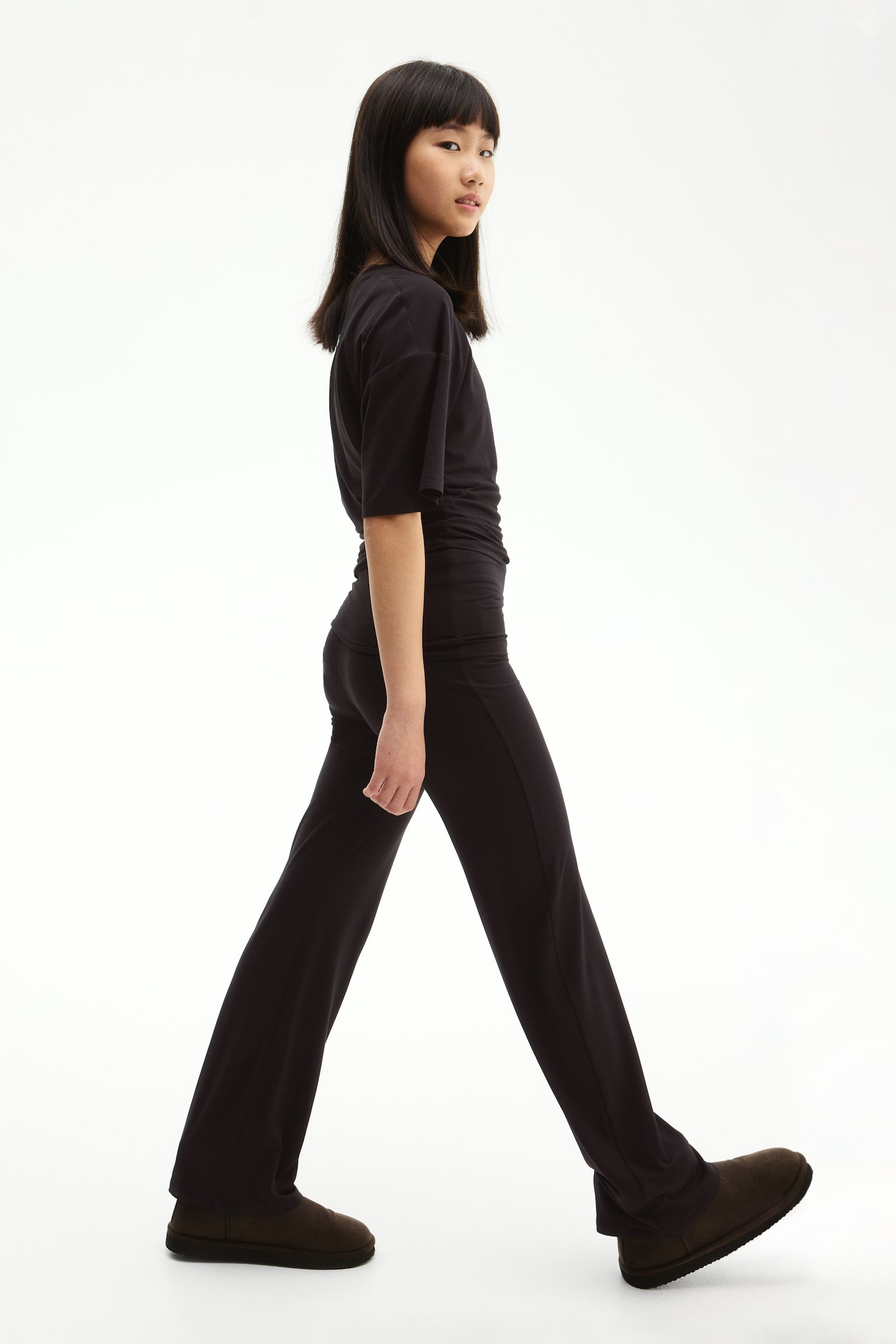 Flared yoga leggings with SoftMove™ - Black/Warm brown - 4