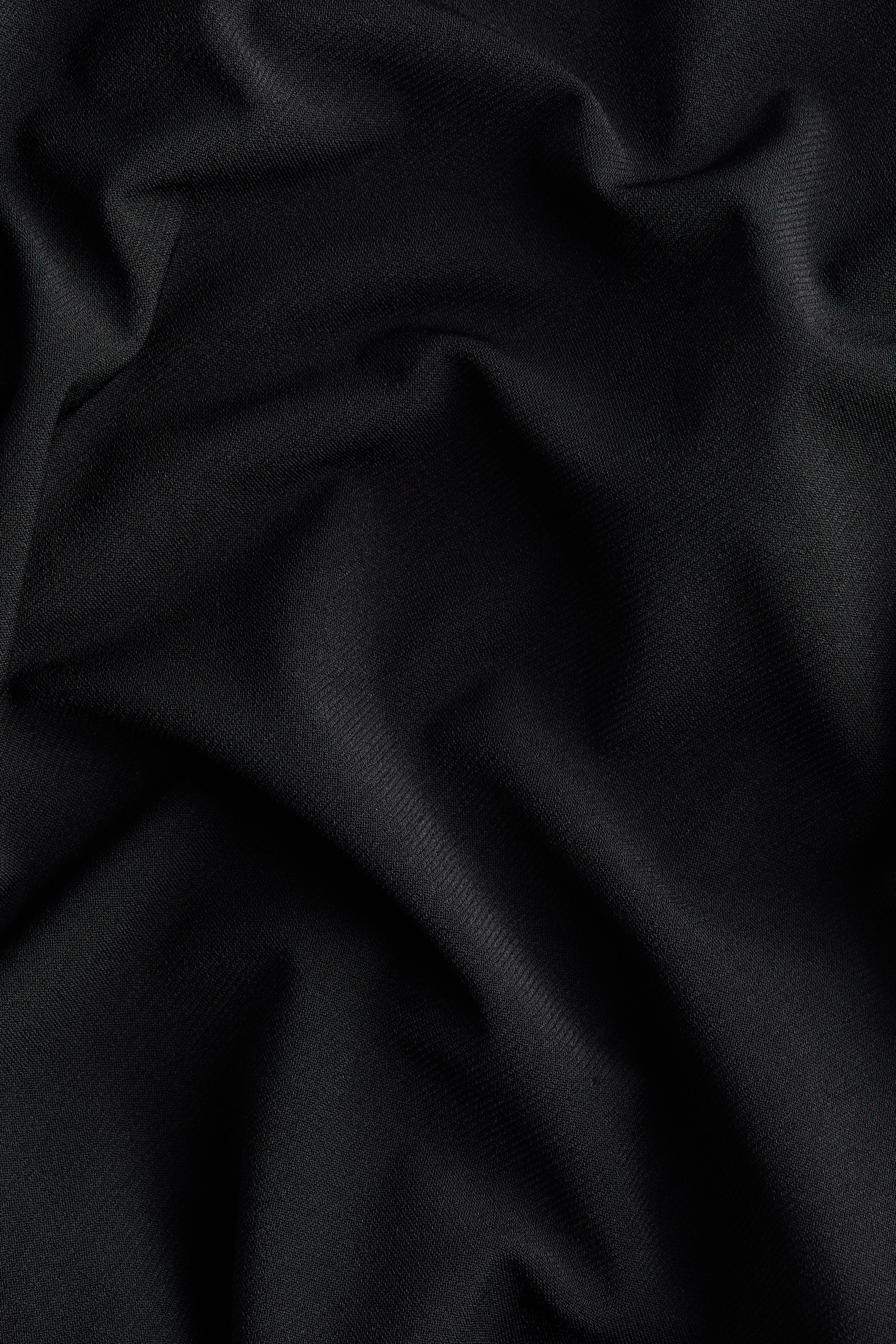 Zobrazit větší obrázek: Top s vysokým límcem a jedním rukávem. - Černá - ŽENY | H&M CZ 2