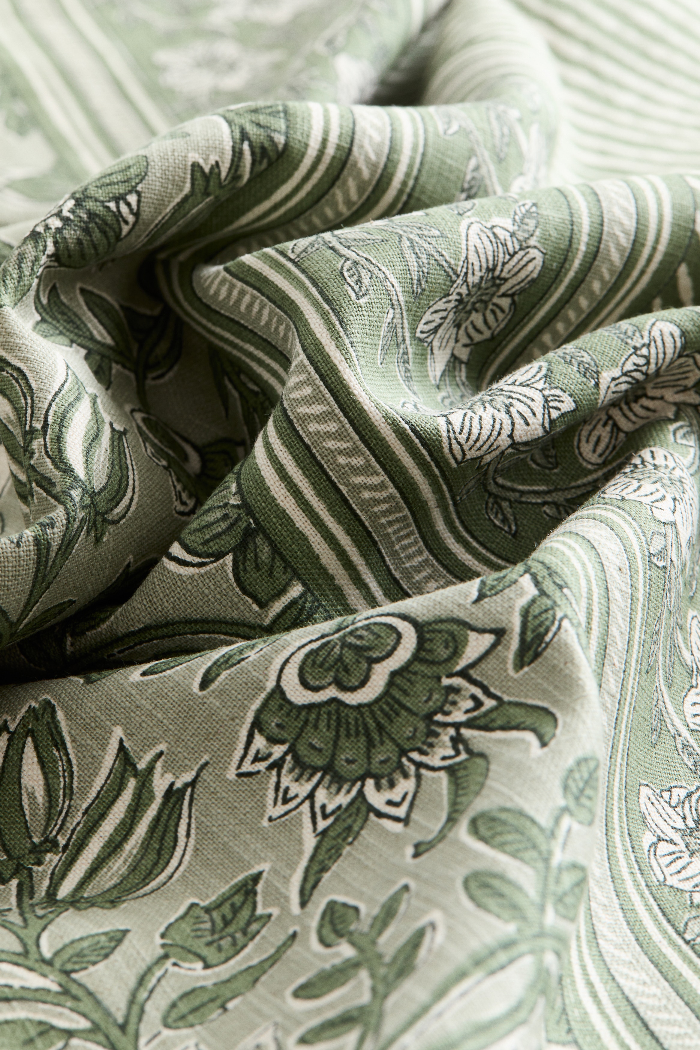 パターンコットンテーブルクロス - セージグリーン／フローラル - Home