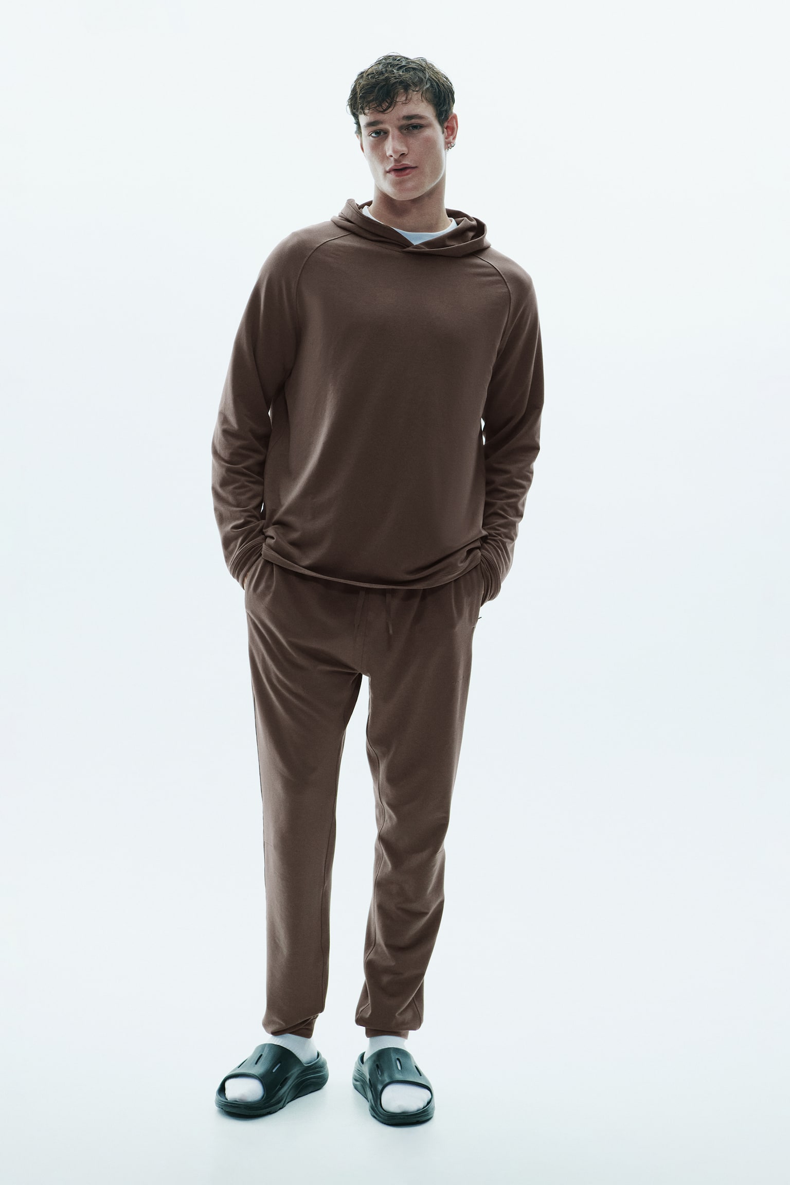 H&M Move Мужские брюки H&M Sports Recovery Joggers with DryMove™, цвет: Серо-коричневый — фото 3