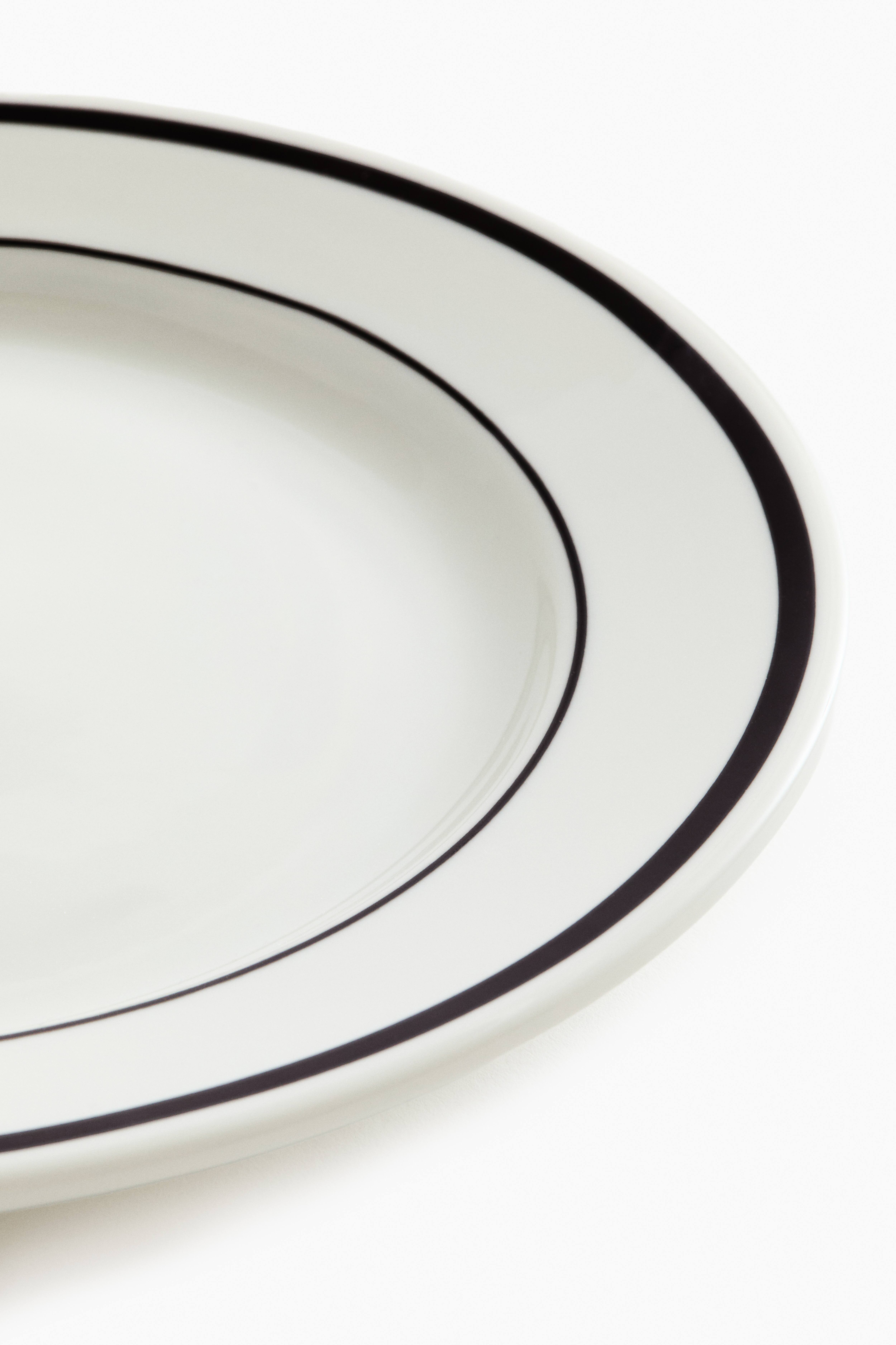 Medium-Sized Porcelain Plate
