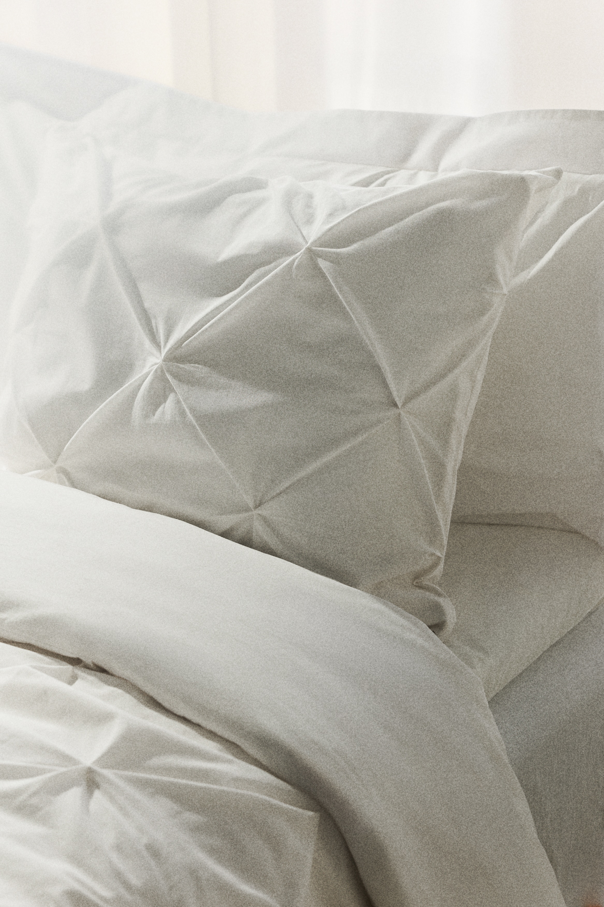 Pintucked single duvet cover set - White