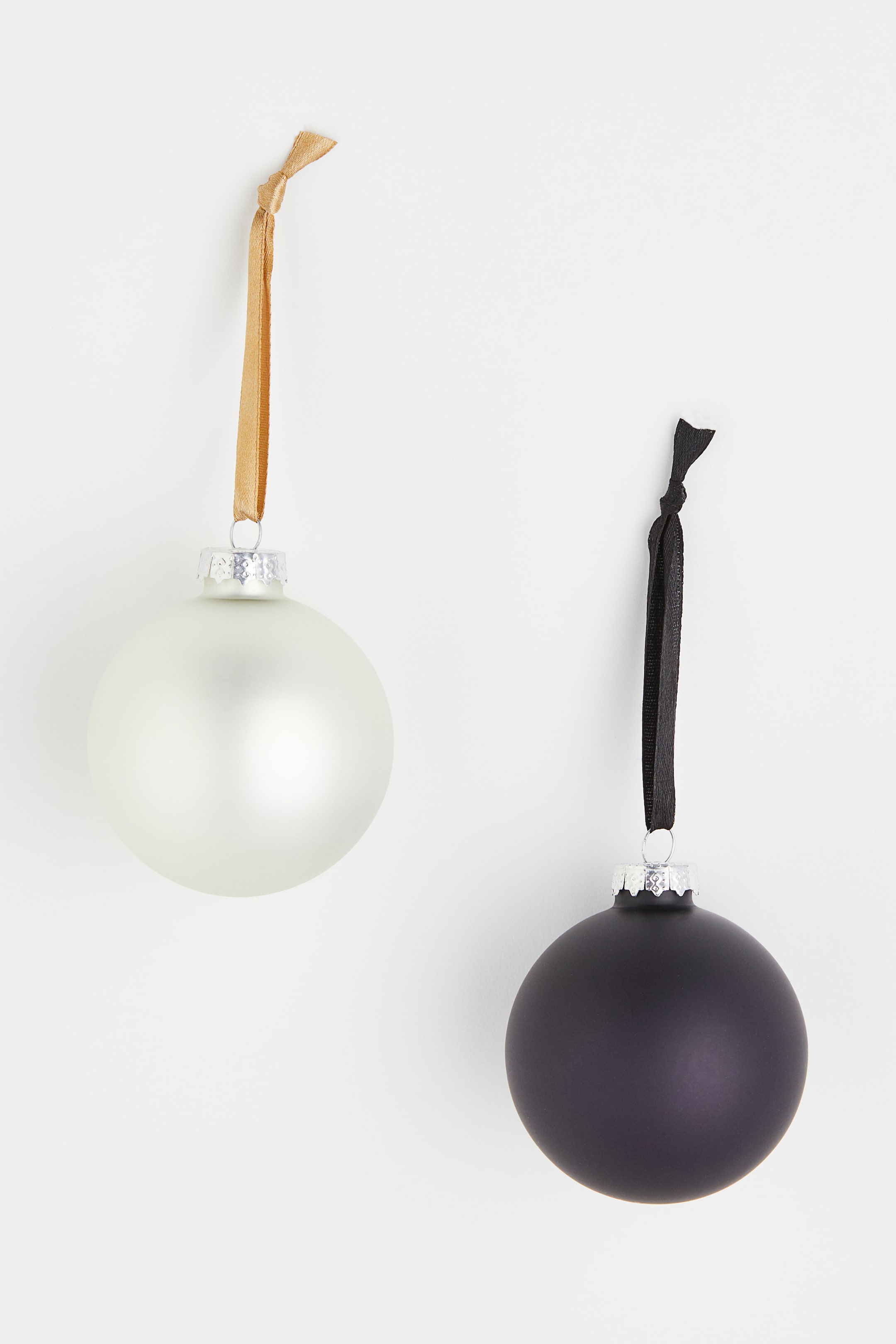 2-pack Glass Christmas Ornaments - Black/white - Home All | H&M CA