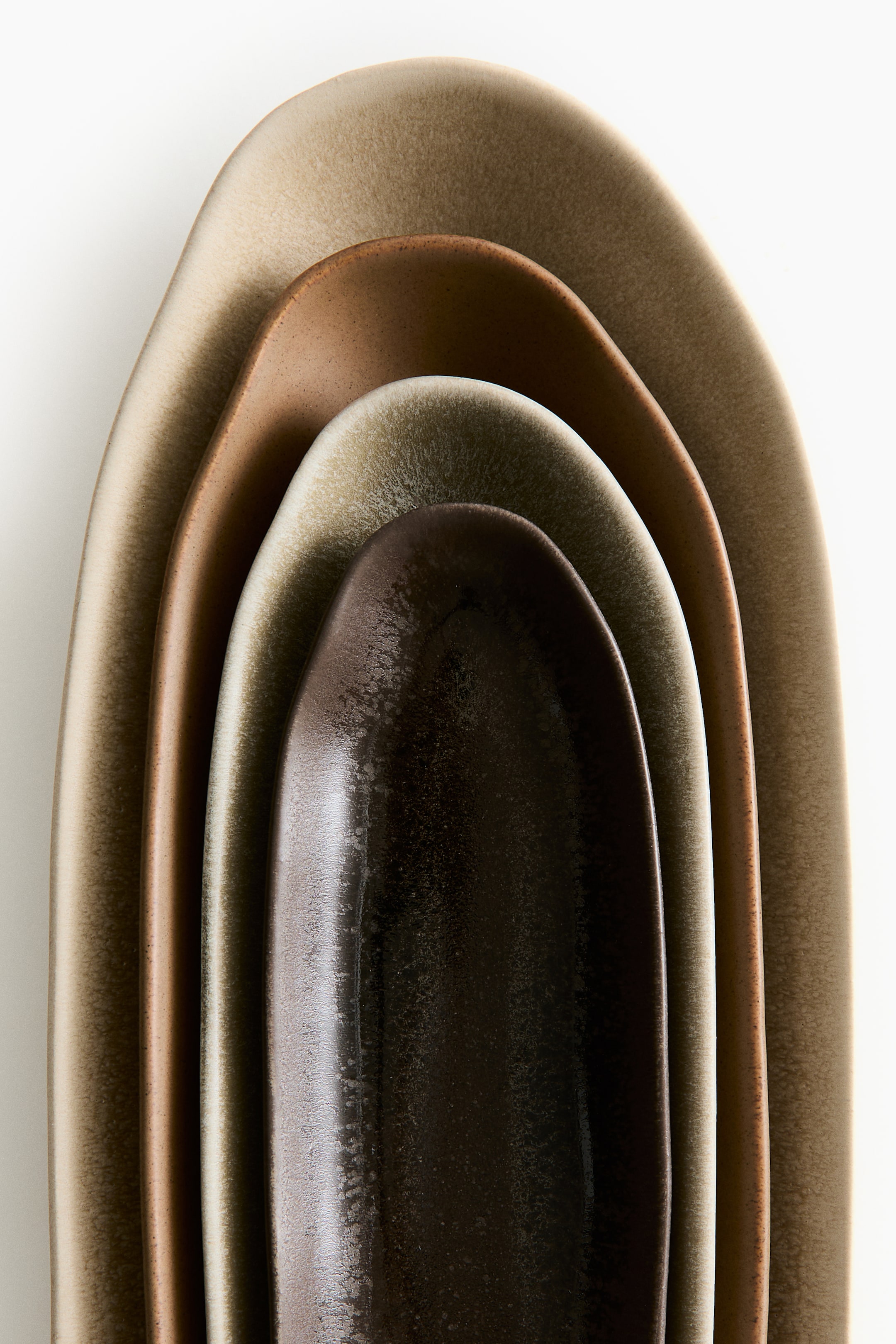 4-Piece Stoneware Serving Plate Set