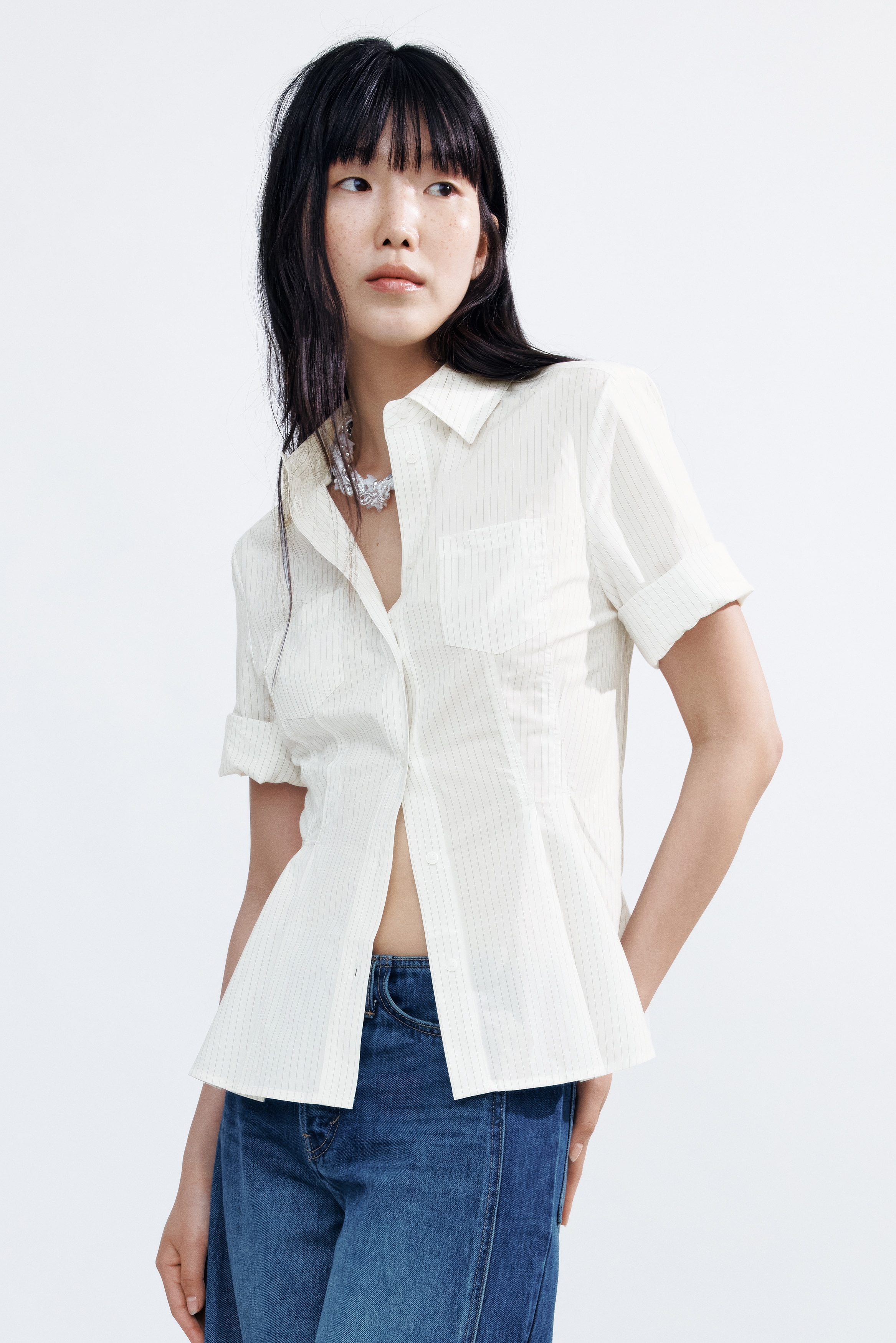 Short-Sleeved Defined-Waist Shirt - White/pinstriped/Light blue/striped
