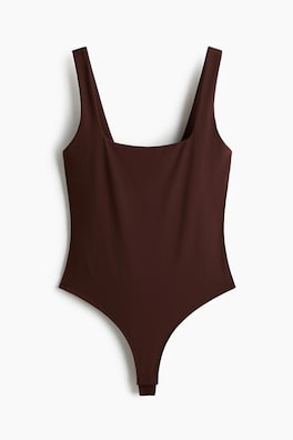 Stringbody med djupringad rygg