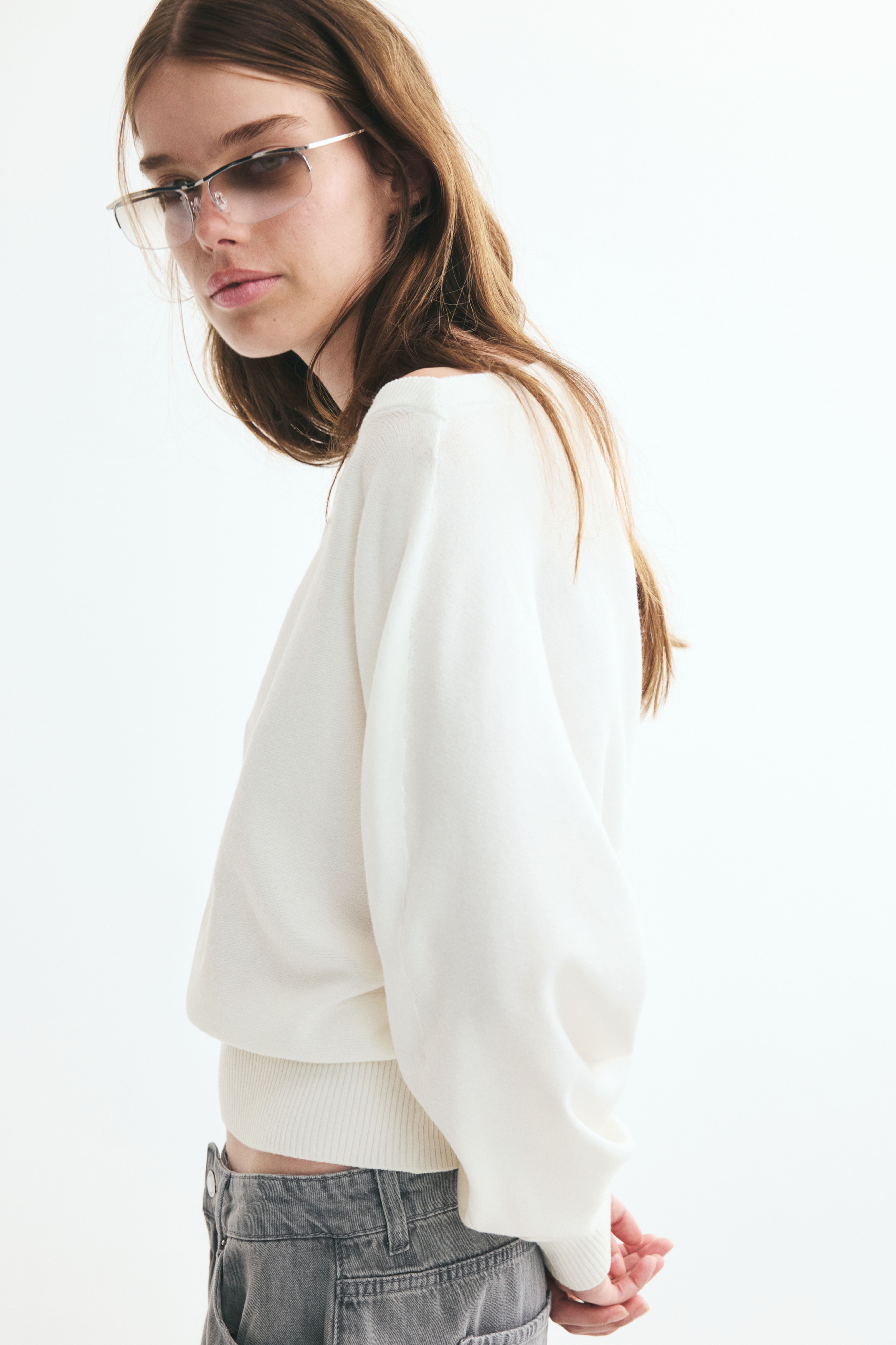 Batwing-Sleeved Fine-Knit Sweater