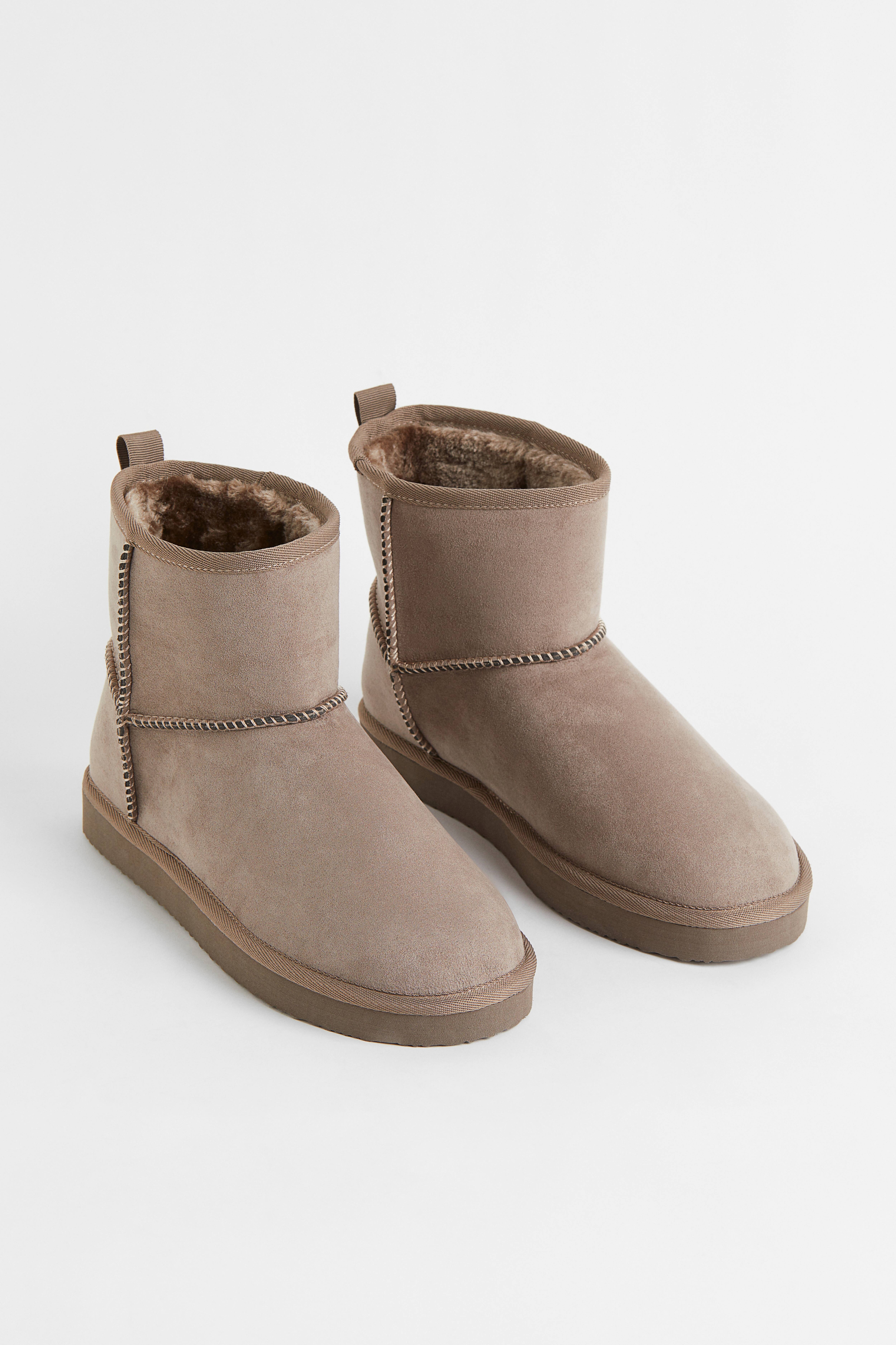 Warm lined Slip on Boots