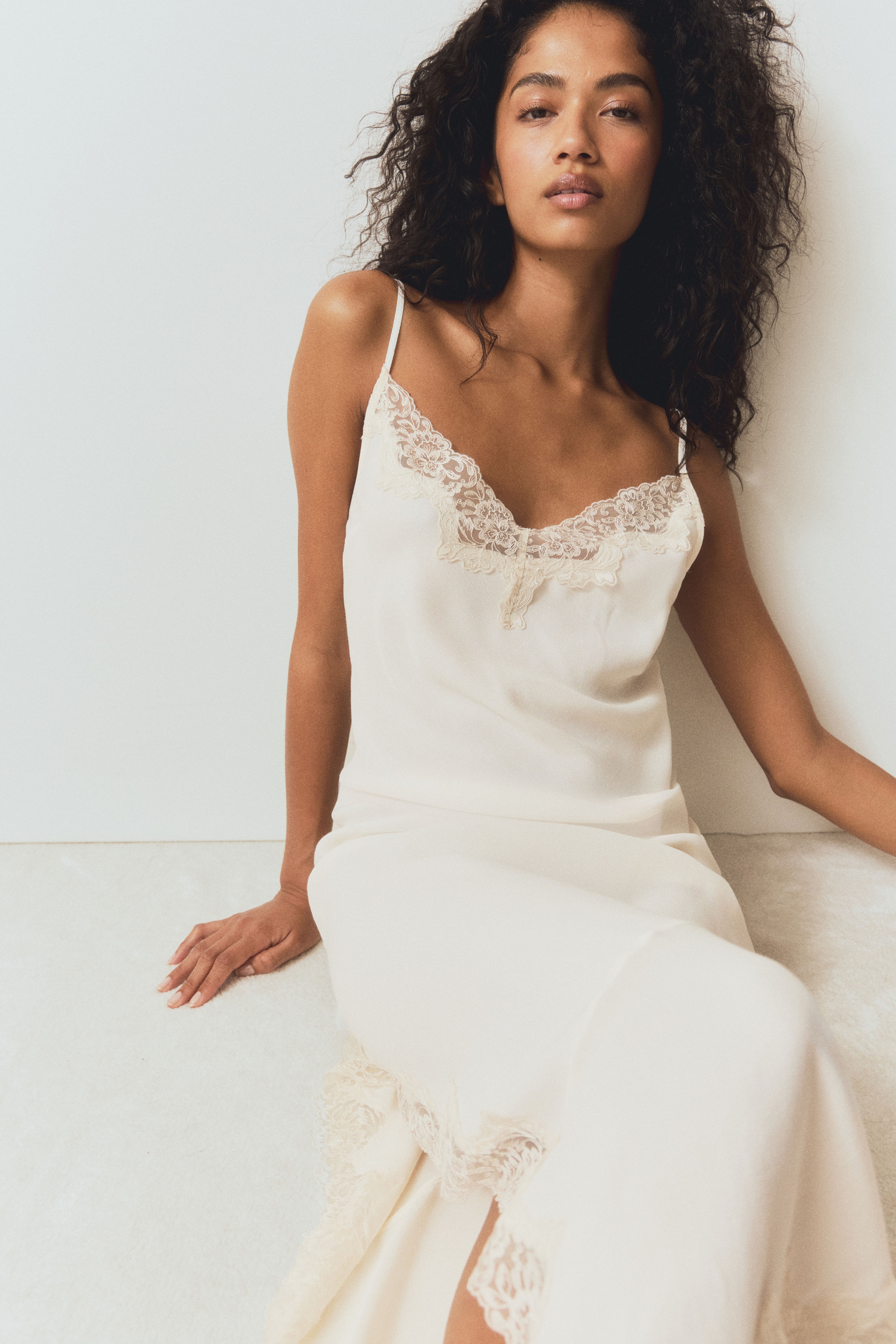 Nuisette en viscose avec dentelle
