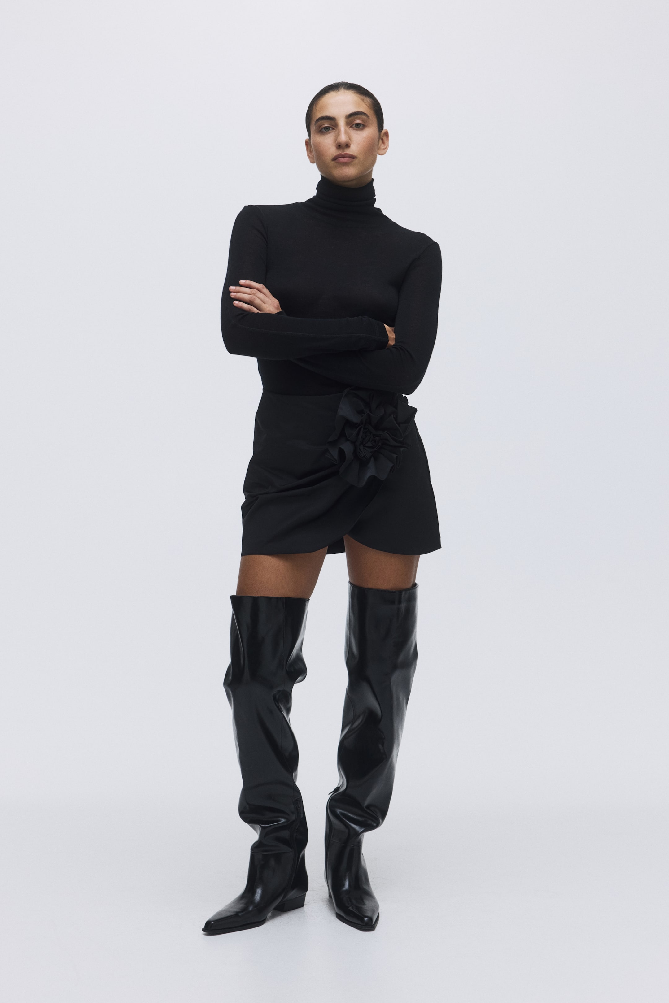 Zobacz większy obraz: Spódnica mini z aplikacjami - Czarny - ONA | H&M PL 2