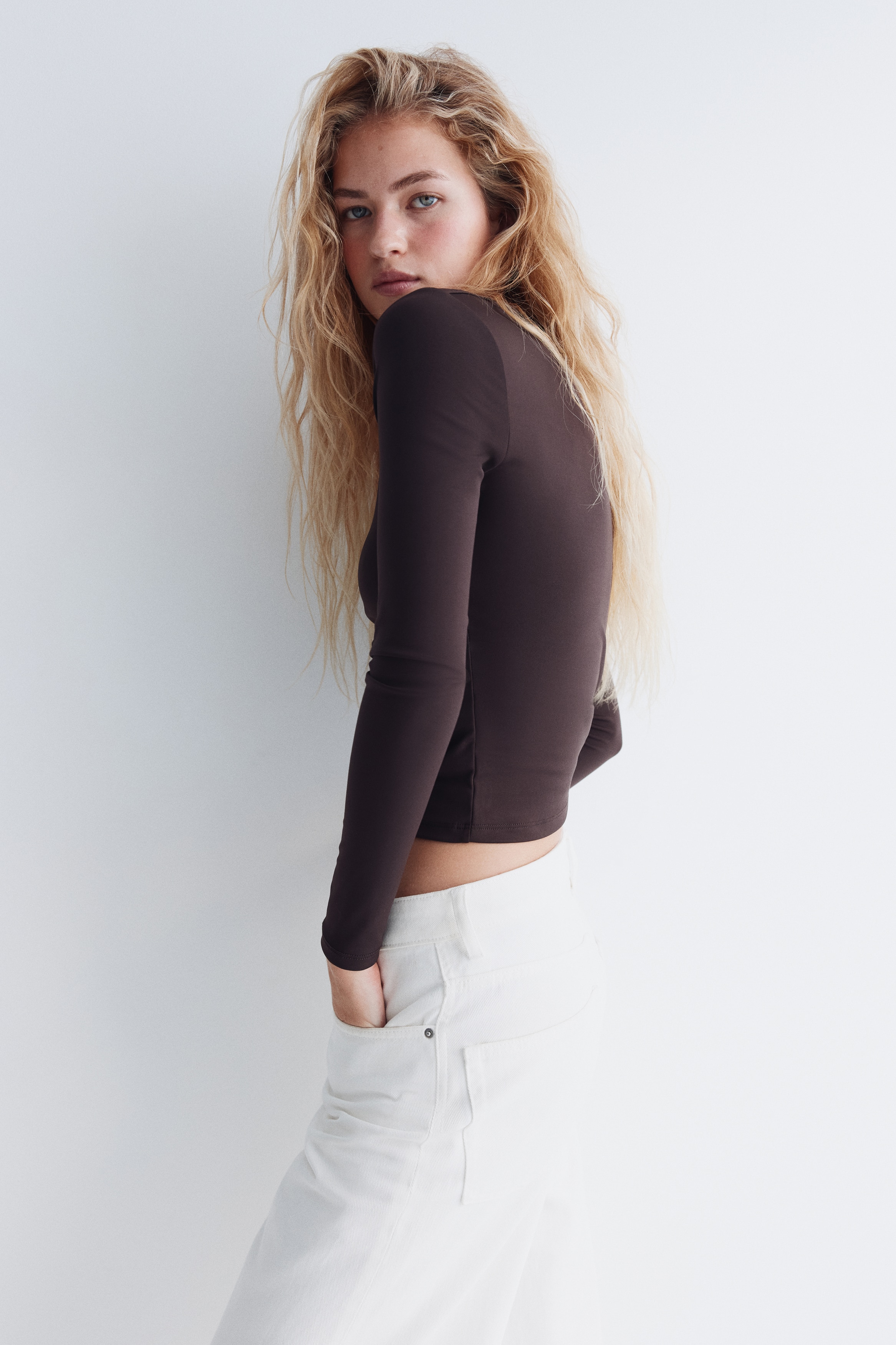 Long-sleeved microfibre top