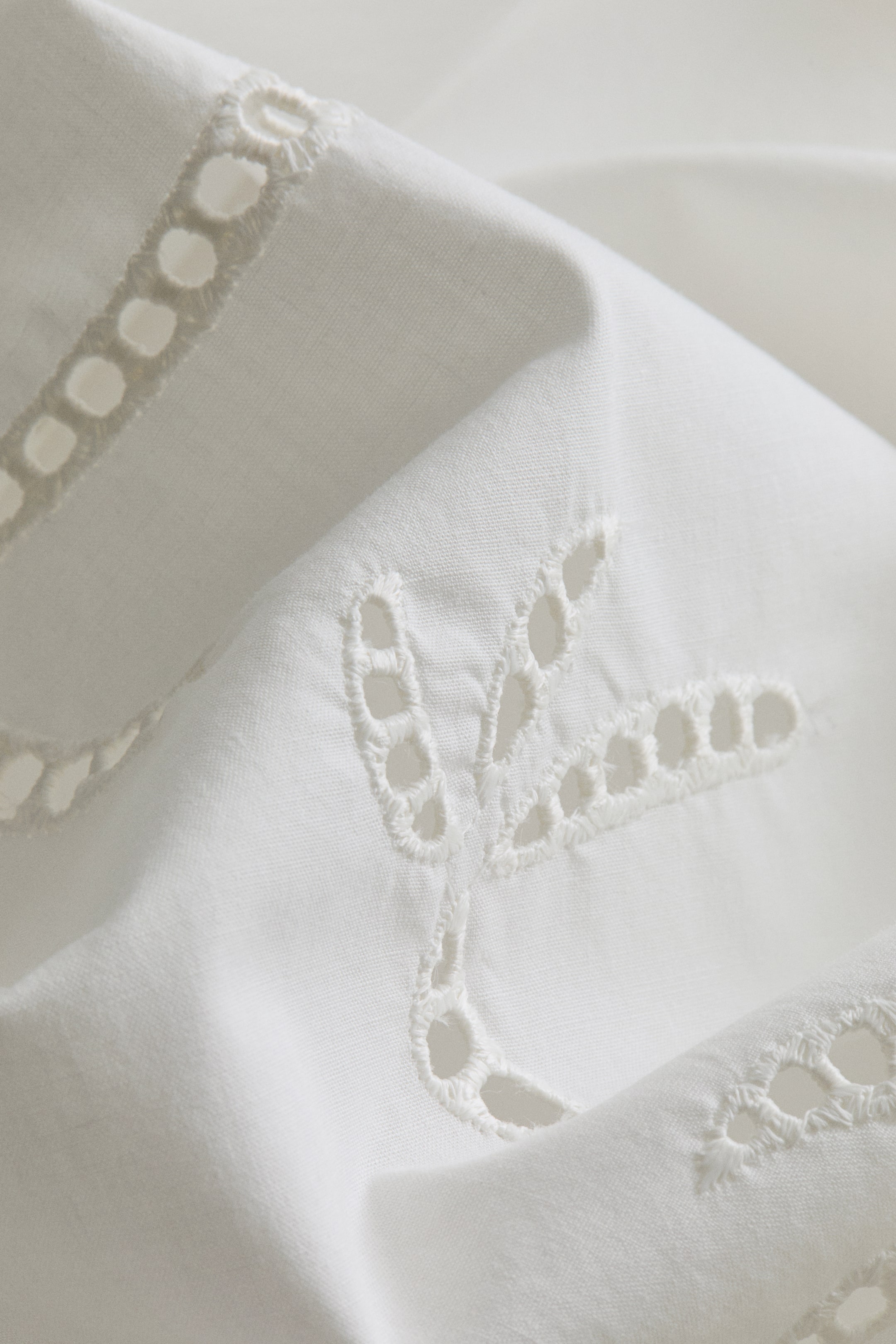 Table Runner with Eyelet Embroidery
