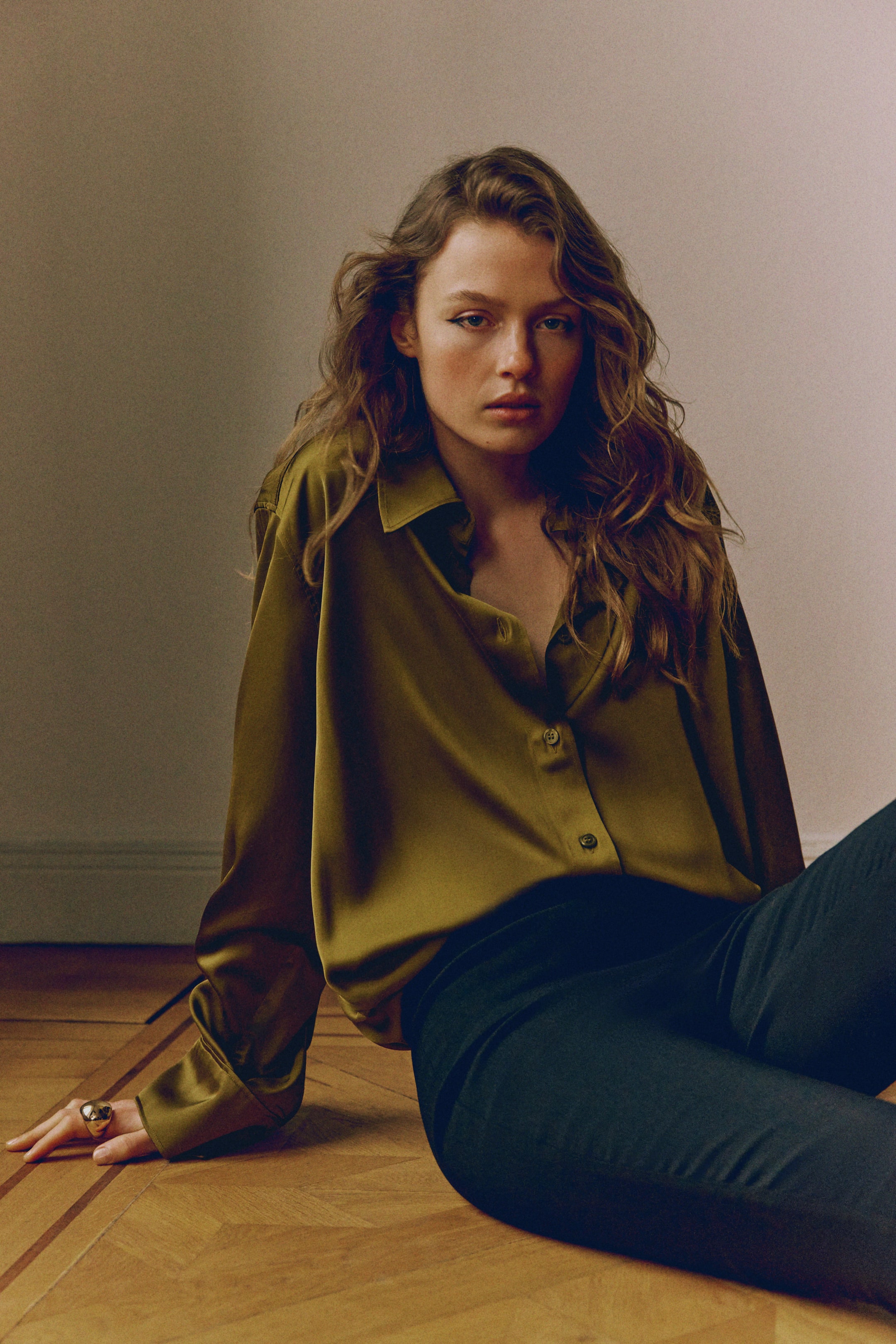 View larger image: Oversized satin shirt - Golden olive | H&M SG 2