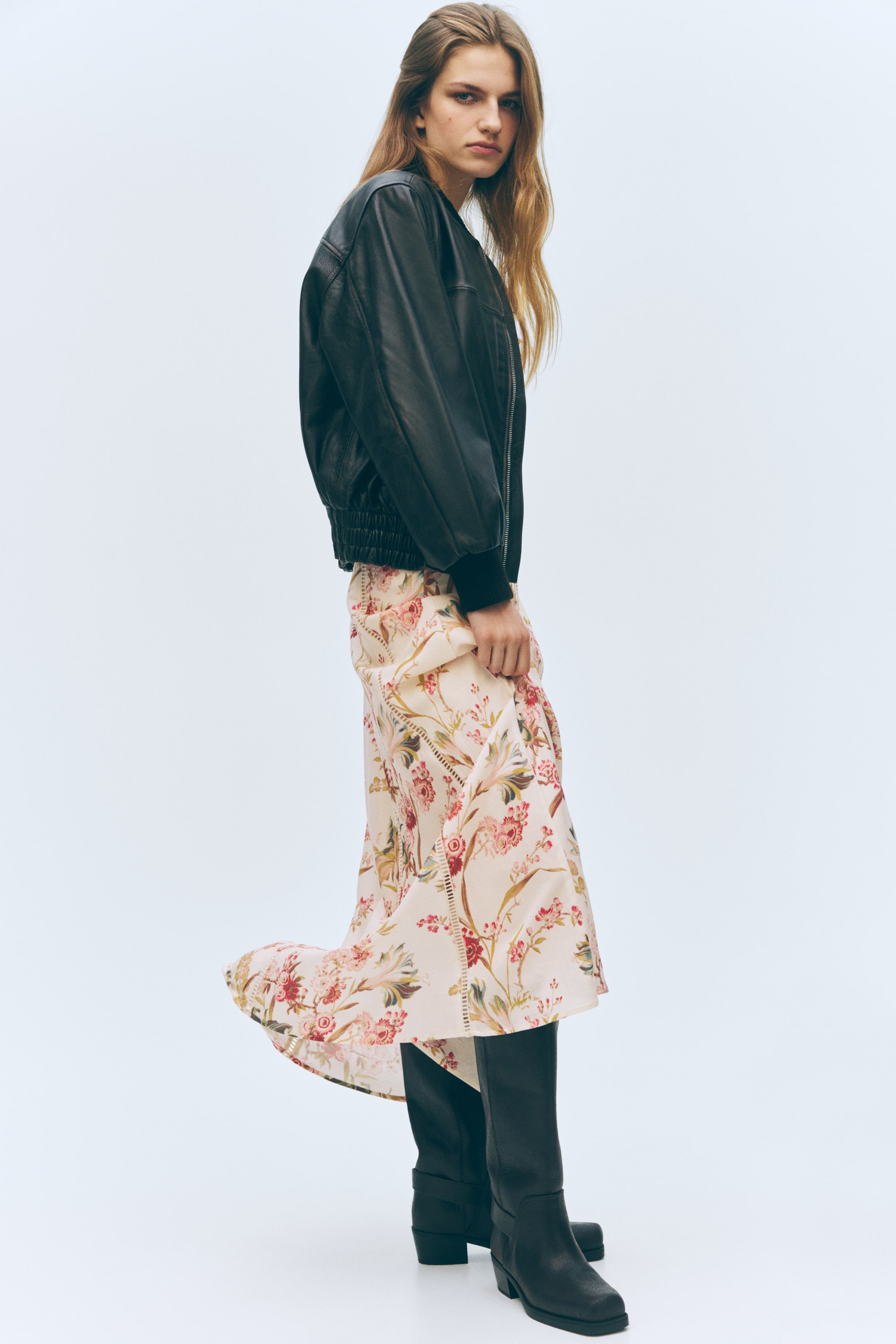 View larger image: Linen-Blend Skirt - Light beige/floral - Ladies | H&M CA 1