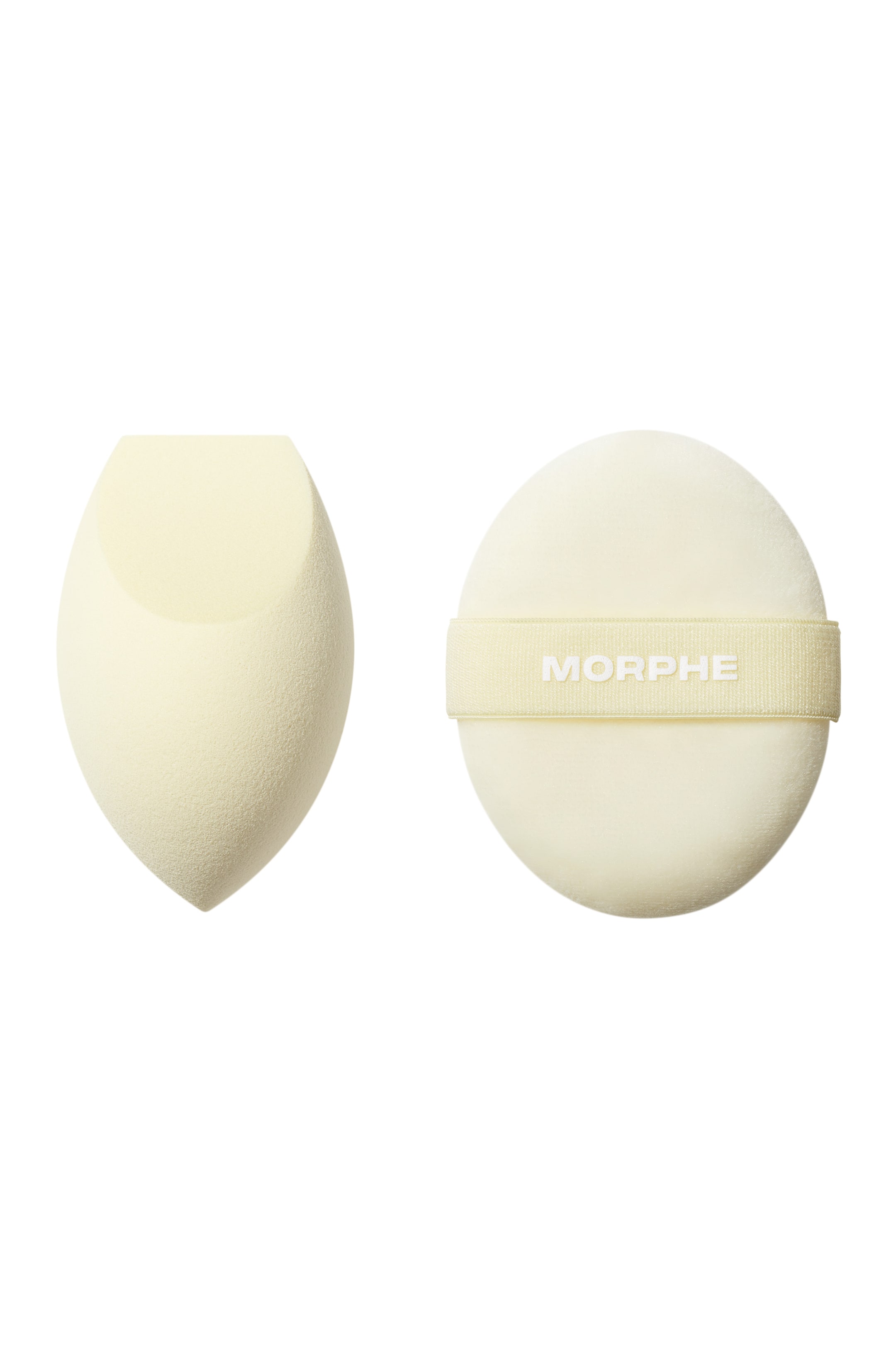 Visa större bild: En ljusgul tårformad makeup-svamp presenteras, med en platt skuren sida. Bredvid den visas en rund, platt ljusgul makeup-puff med ett ljusgult elastiskt band och "MORPHE" i vit text över mitten.