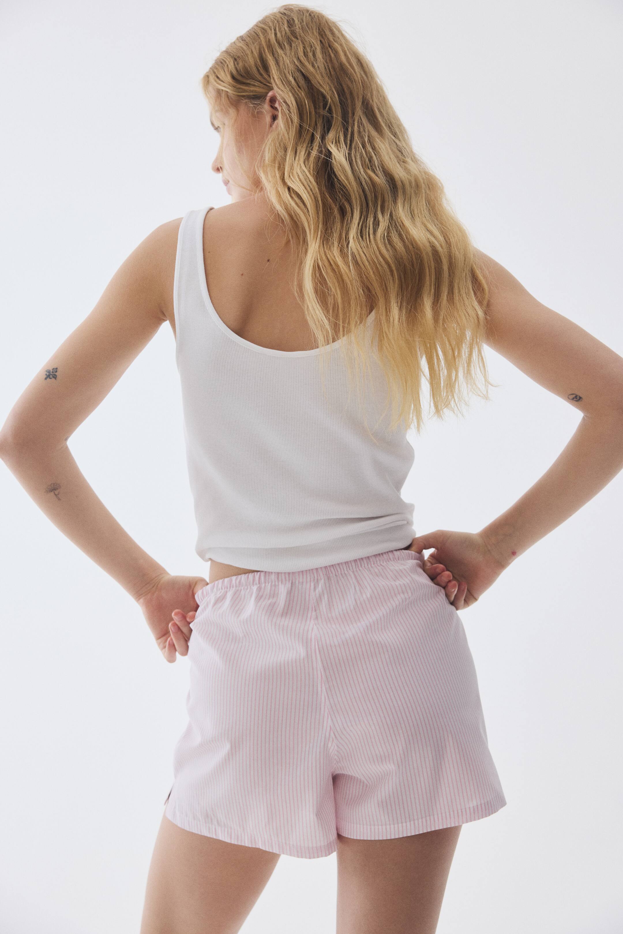 Xem ảnh lớn hơn: Bộ 2 quần đùi ngủ vải cotton poplin - Màu hồng/Kẻ - Ladies | H&M VN 4