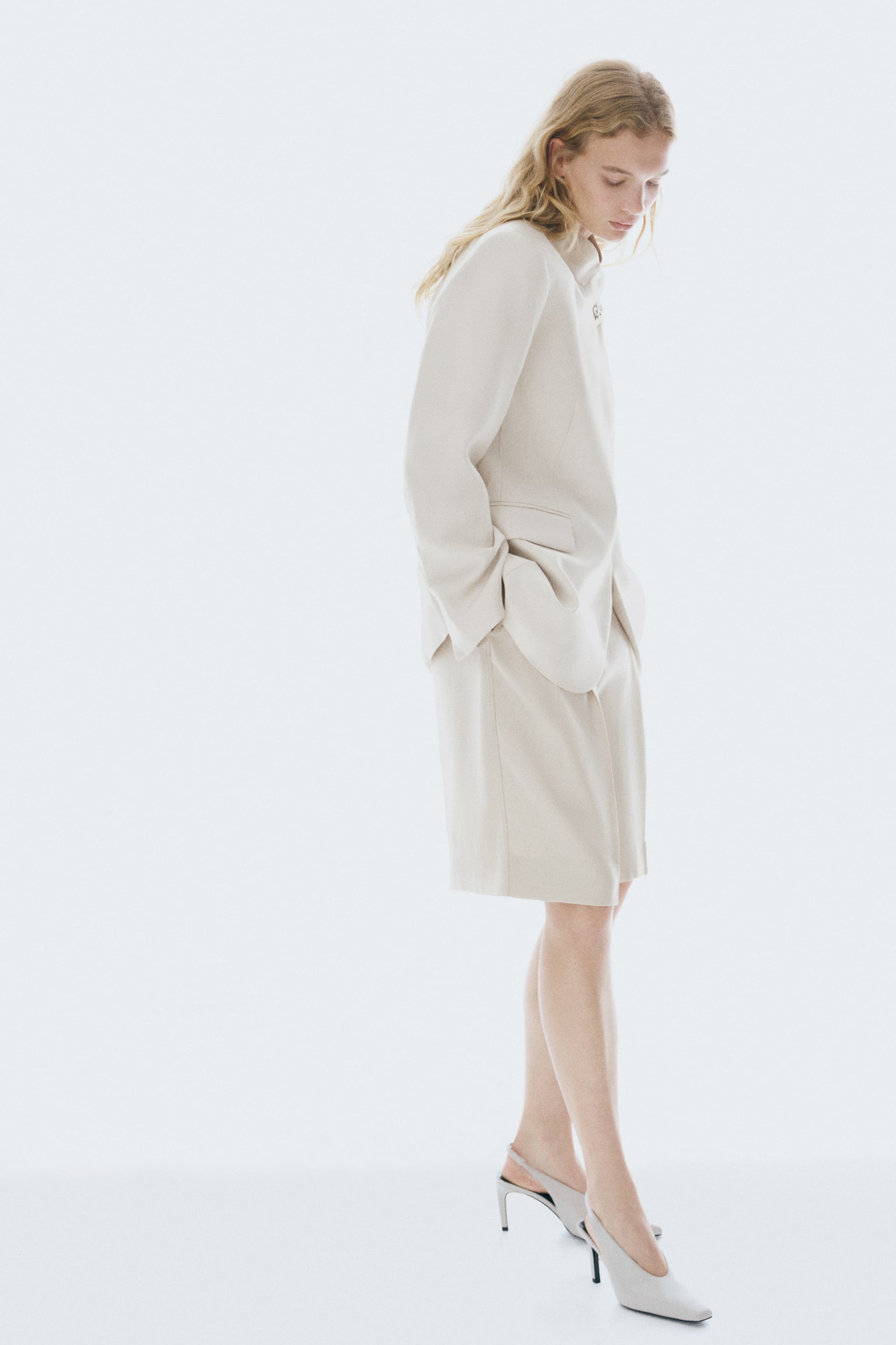 Brooch-detail wrap blazer - Light beige - 4