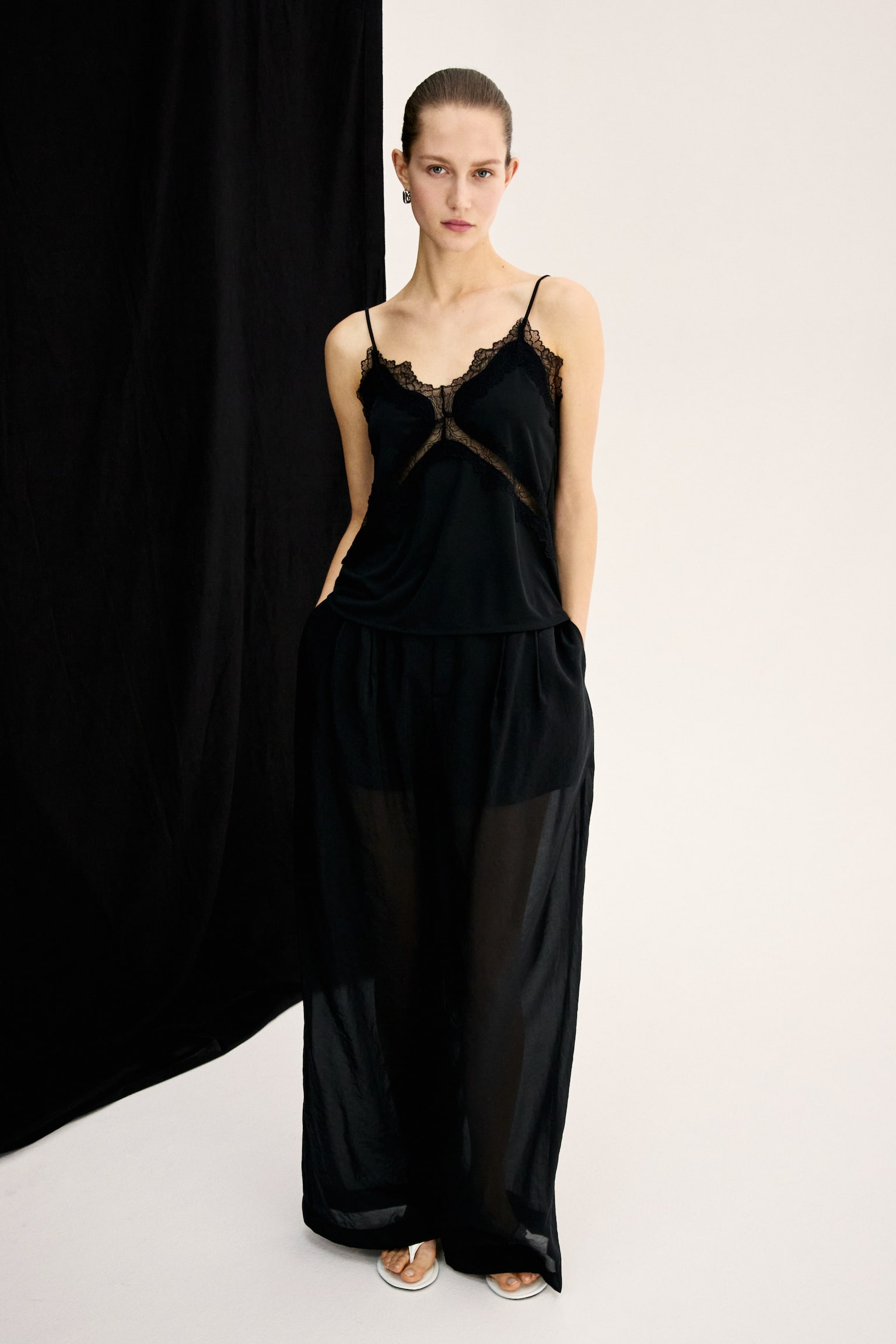 Lace-trimmed Ponte-di-Roma strappy top - Black/Light peach pink - 5